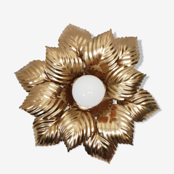 70s golden flower ceiling