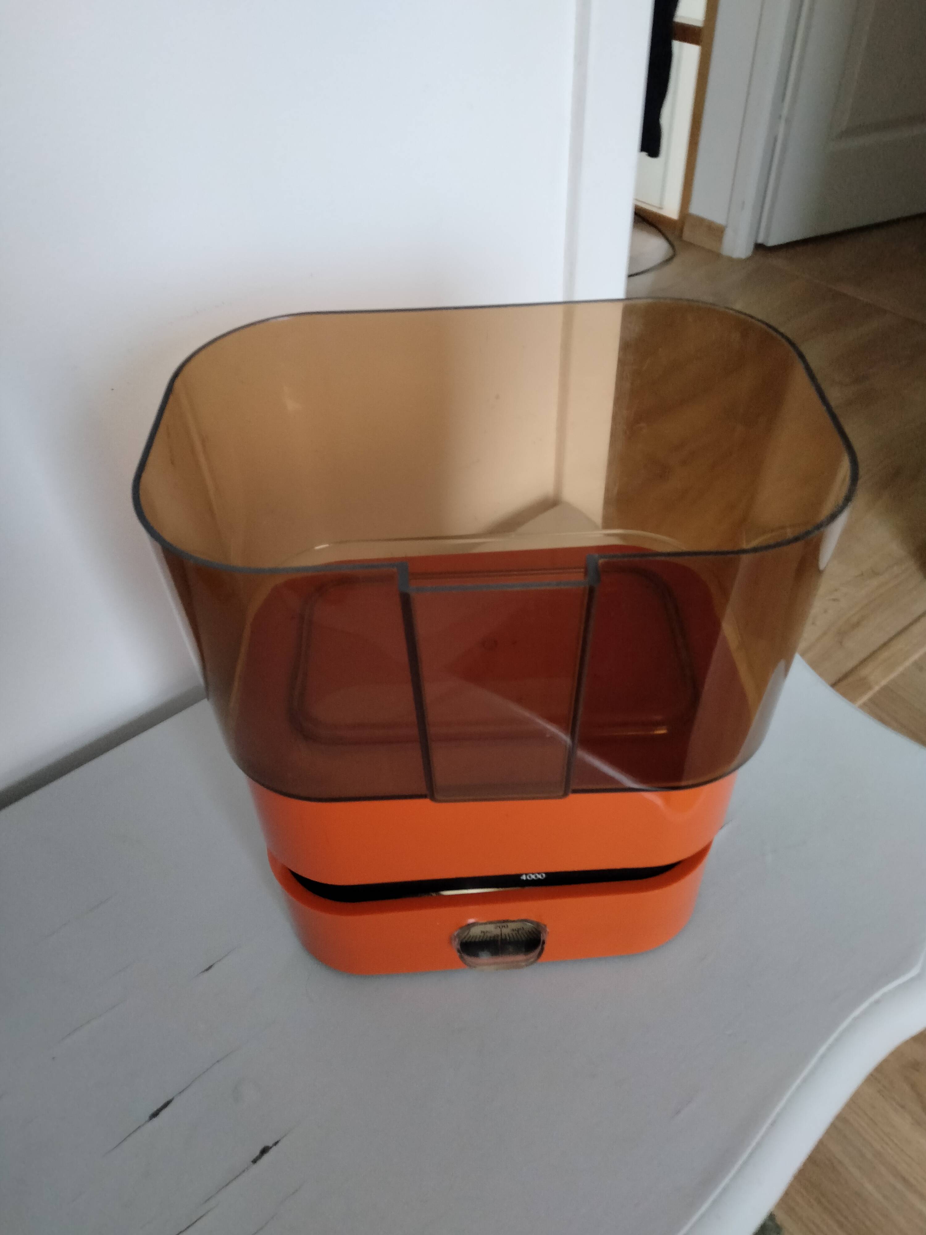 Vintage orange terraillon scale