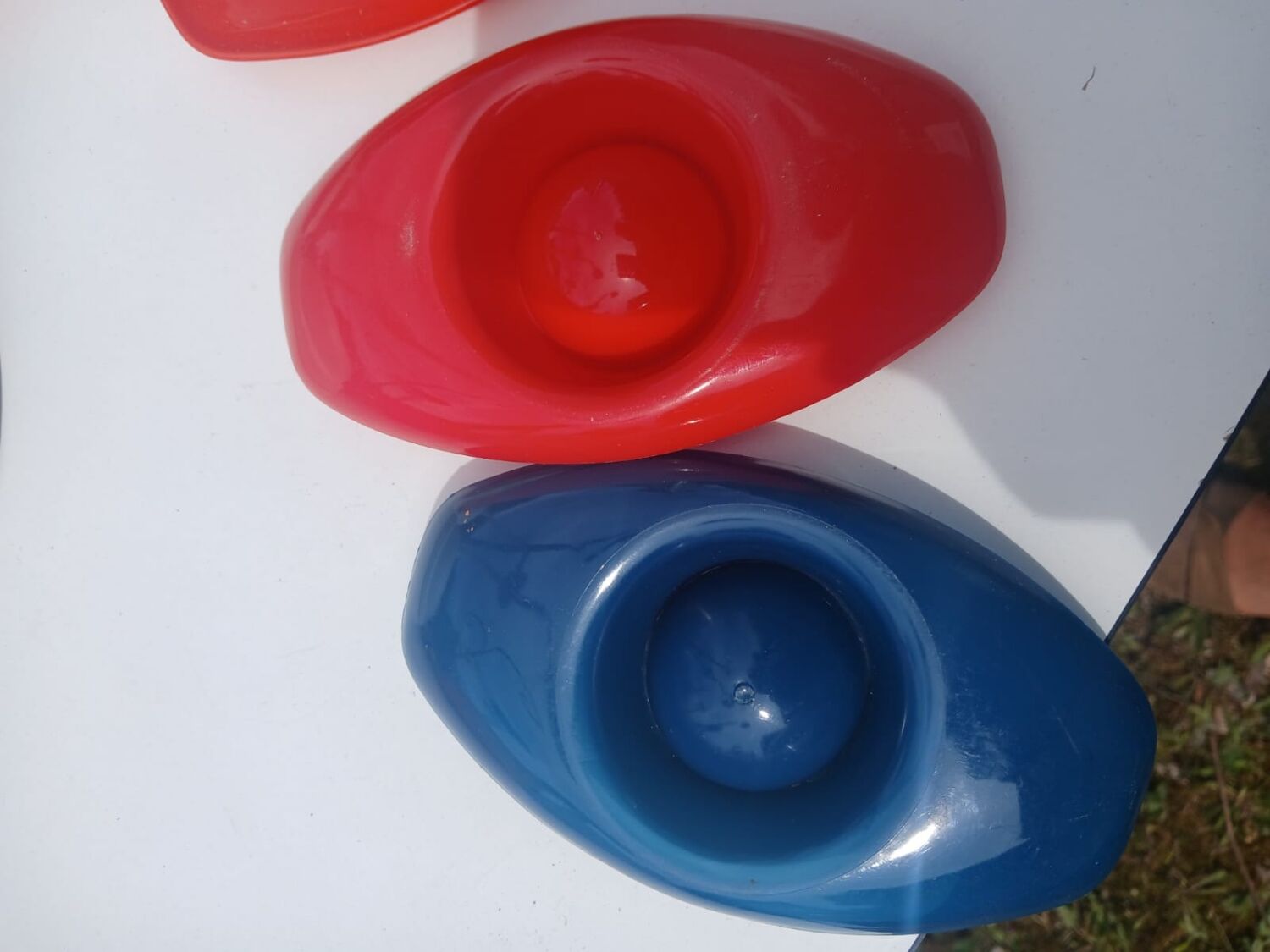 Set of 6 multicoloured vintage egg cups — Space Age pop design