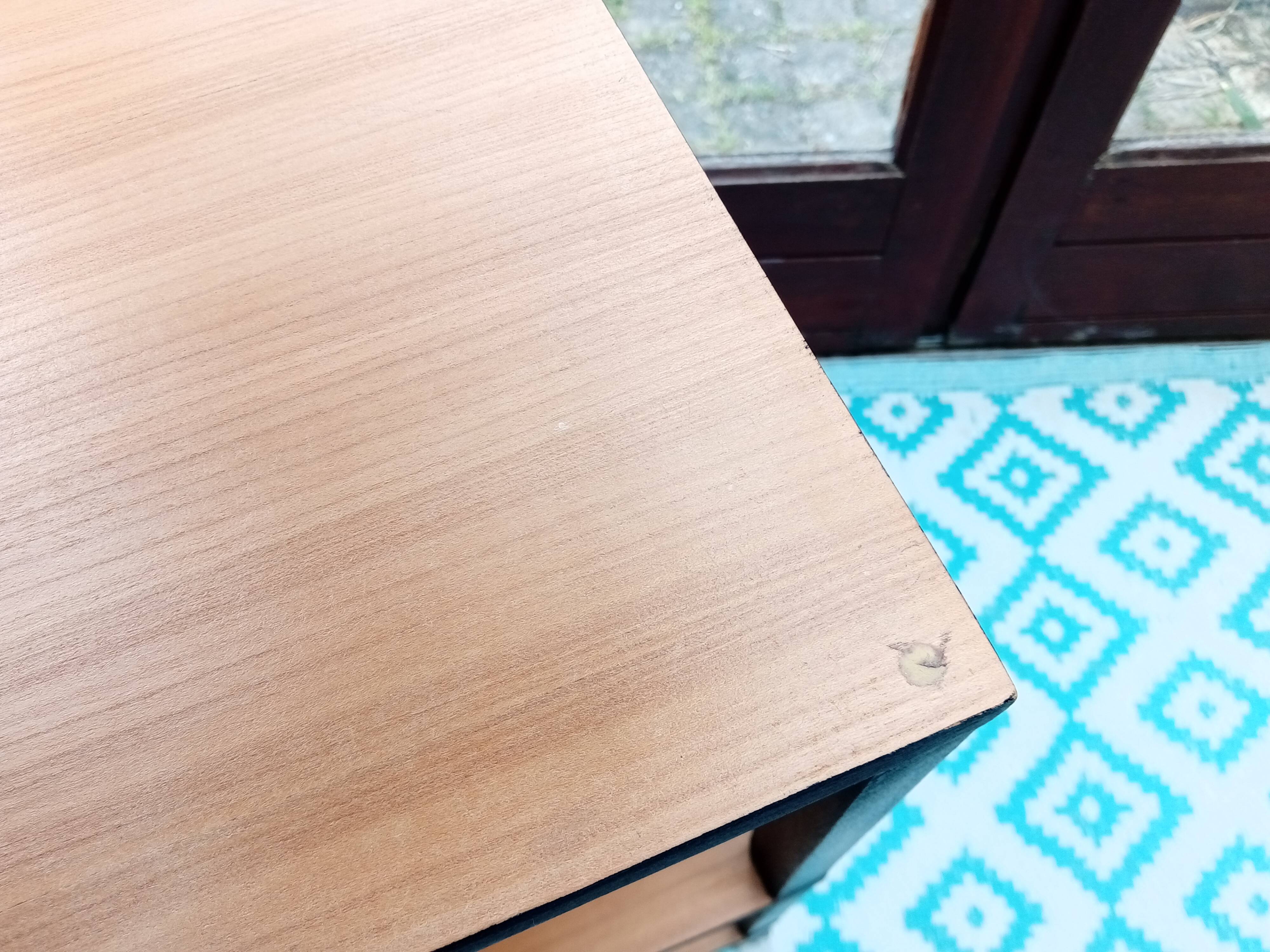 Serving table on casters