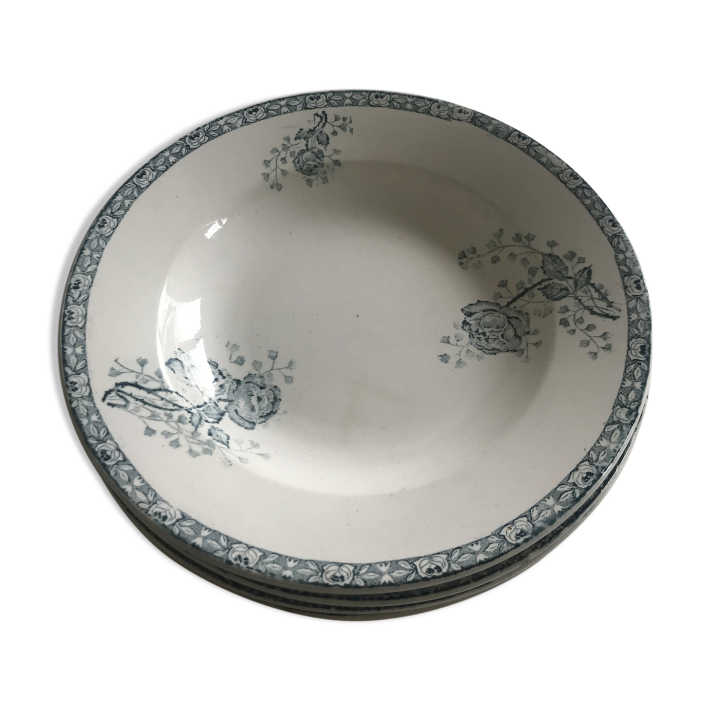 Lot de 4 assiettes creuses en terre de fer