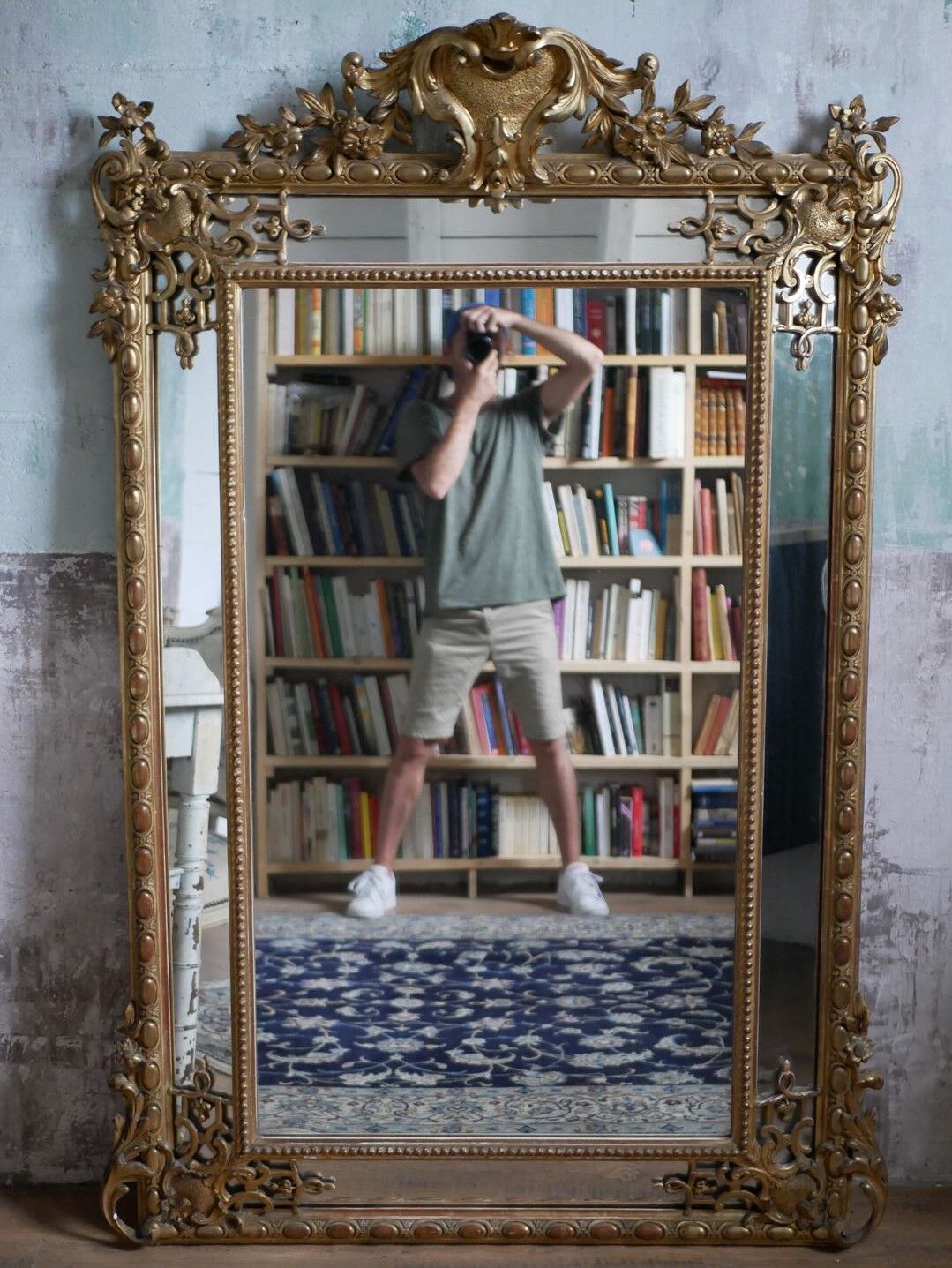 Miroir à parcloses et fronton 180x119cm