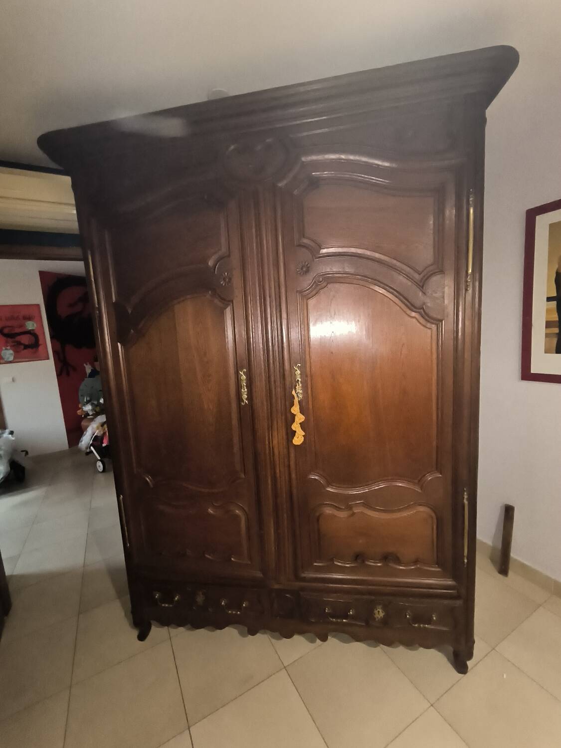 Lorraine wardrobe in solid oak from the 18th century.