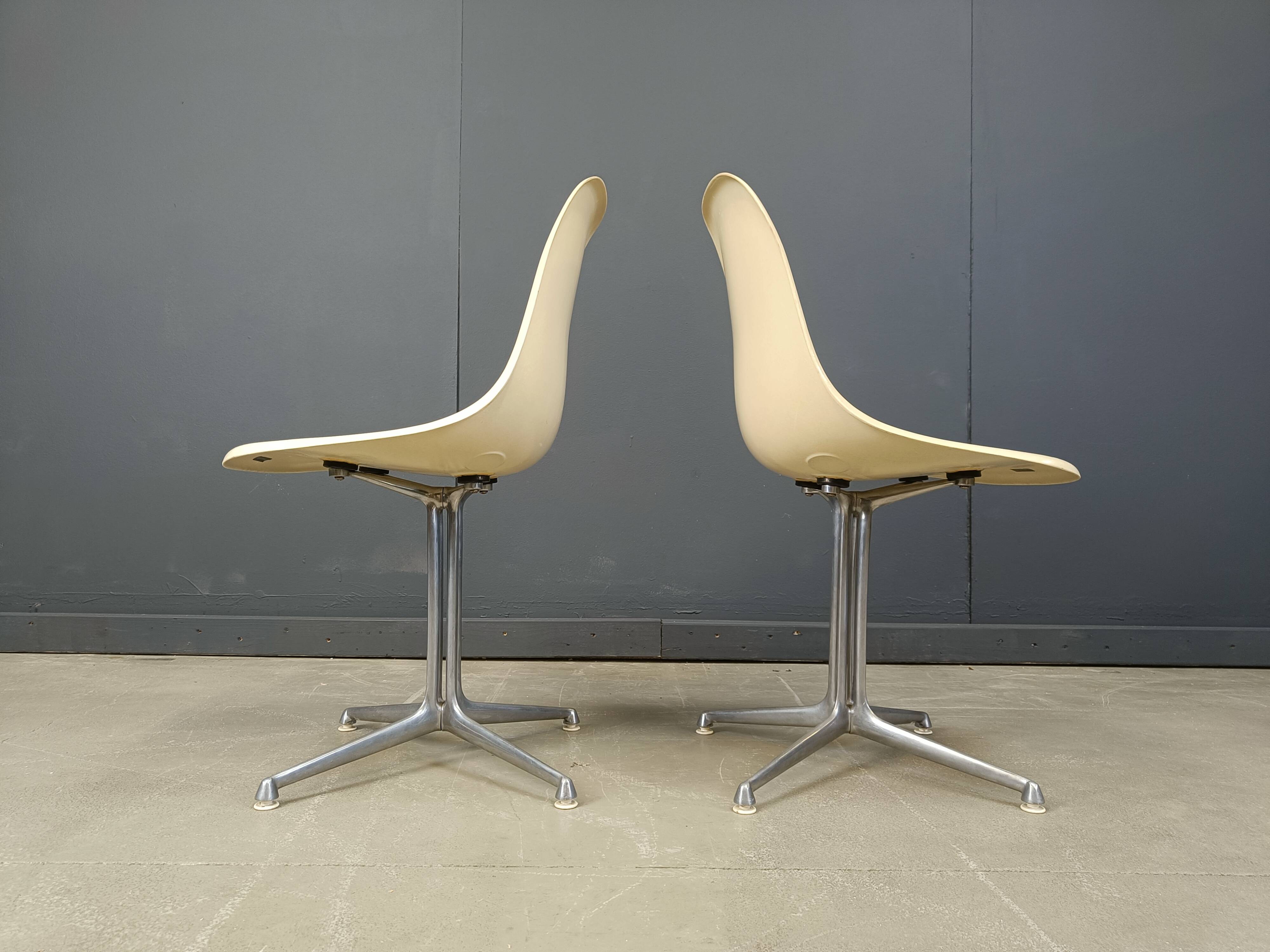 Chaises Eames La Fonda par Herman Miller, ensemble de 2 années 1960