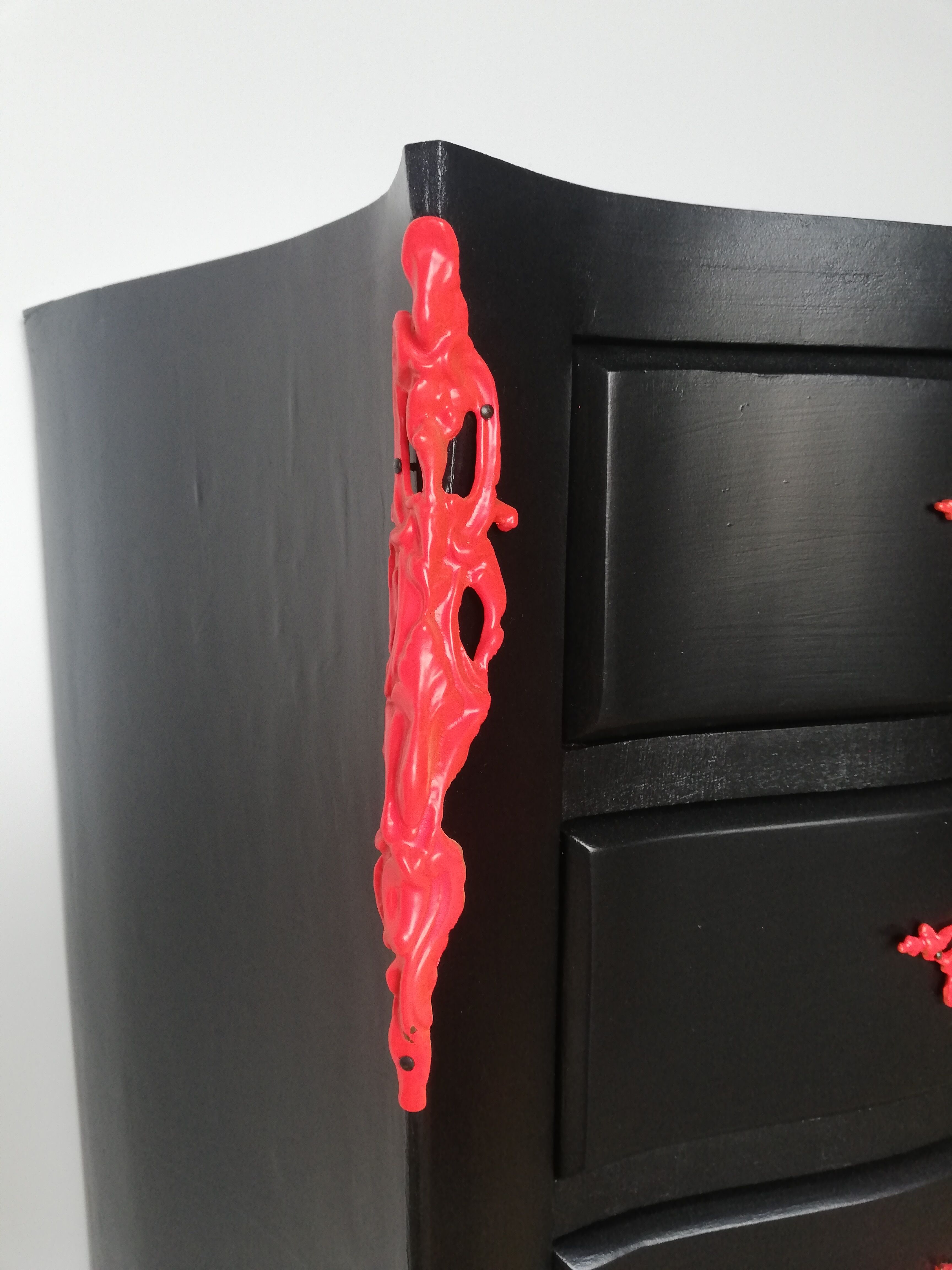 Dresser chest of drawers