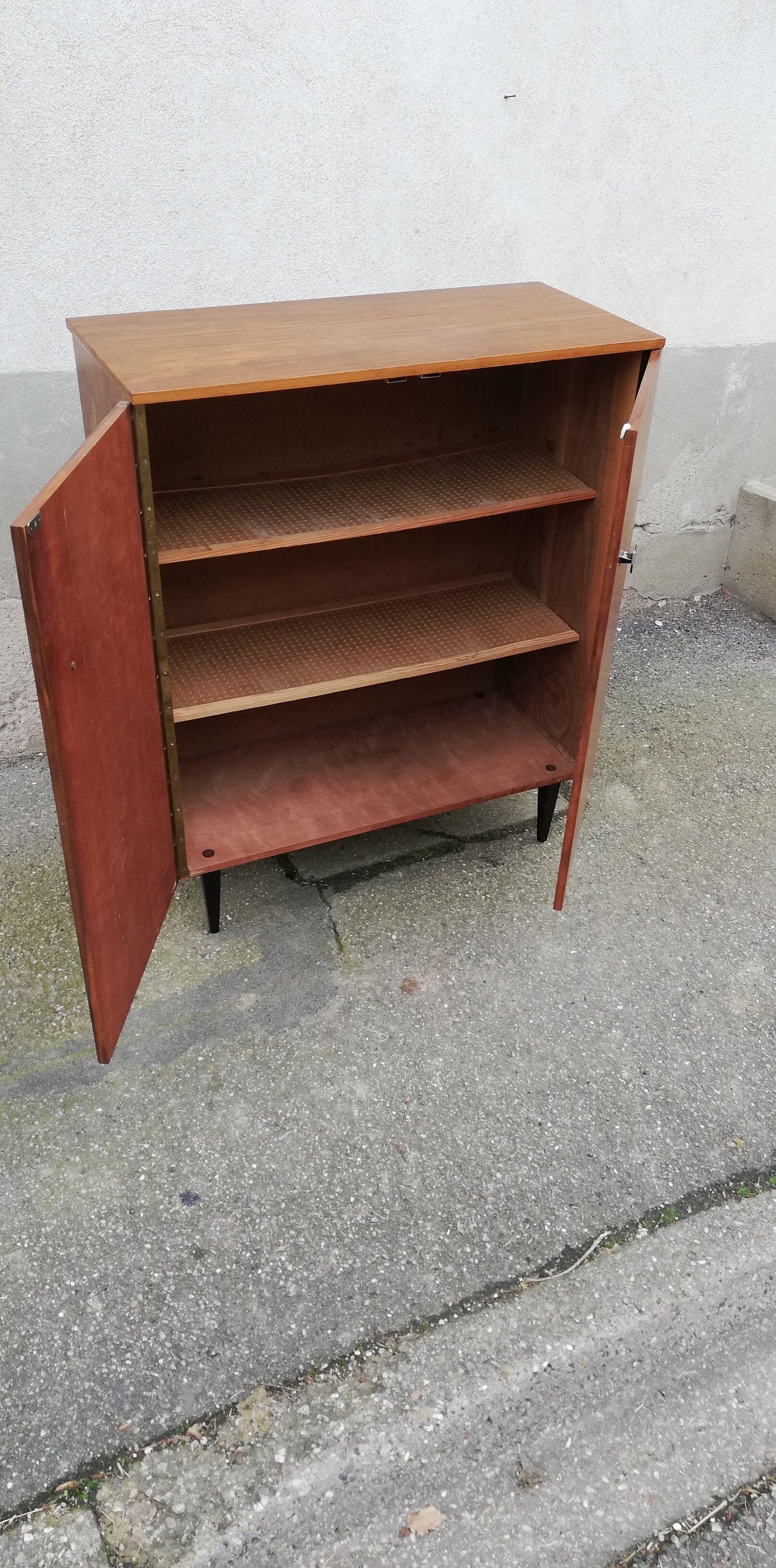 Vintage 2-door buffet