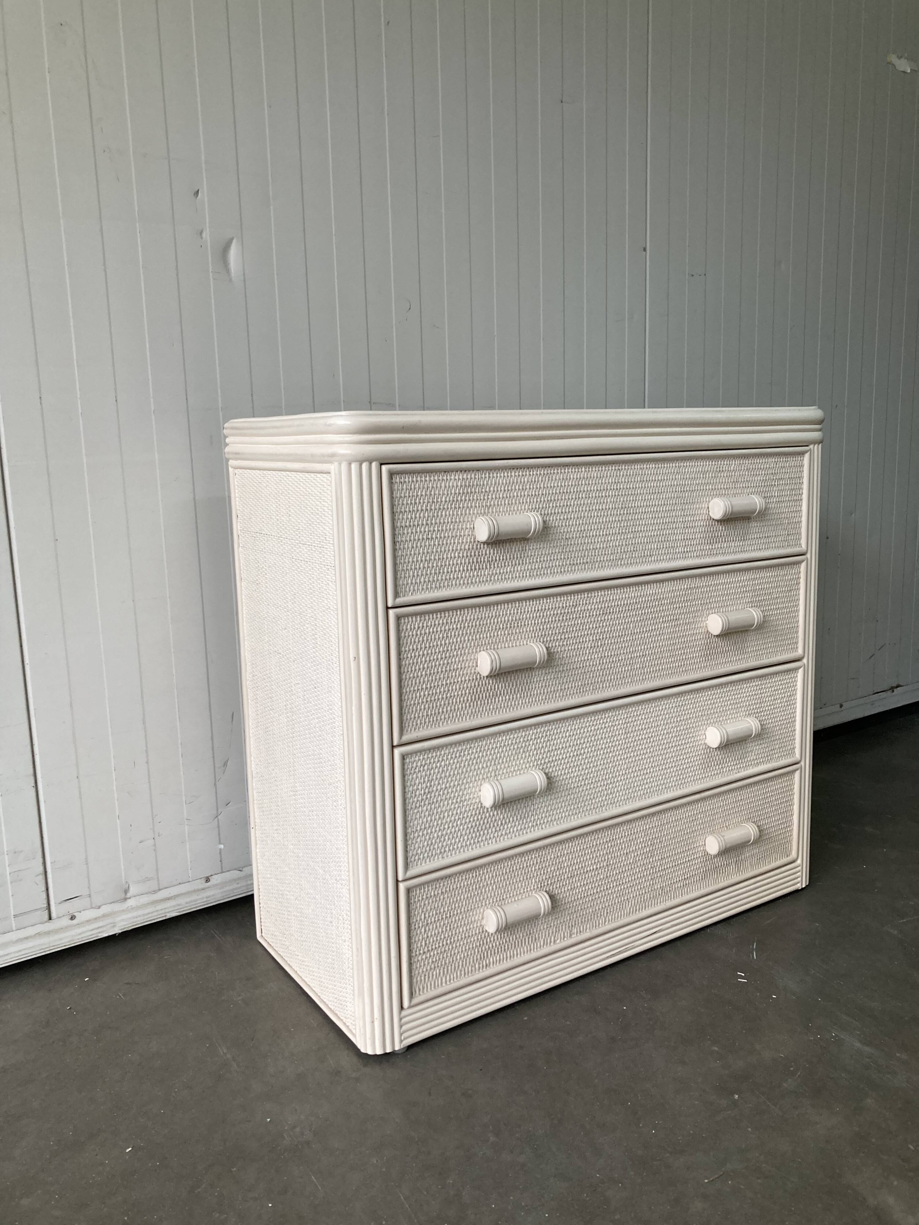 Vintage commode in off-white rattan and bamboo, 1980s.