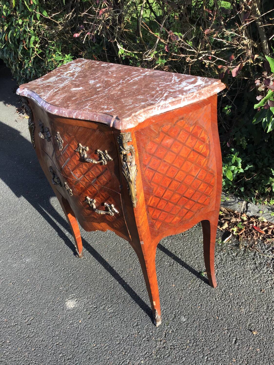 Small chest of drawers