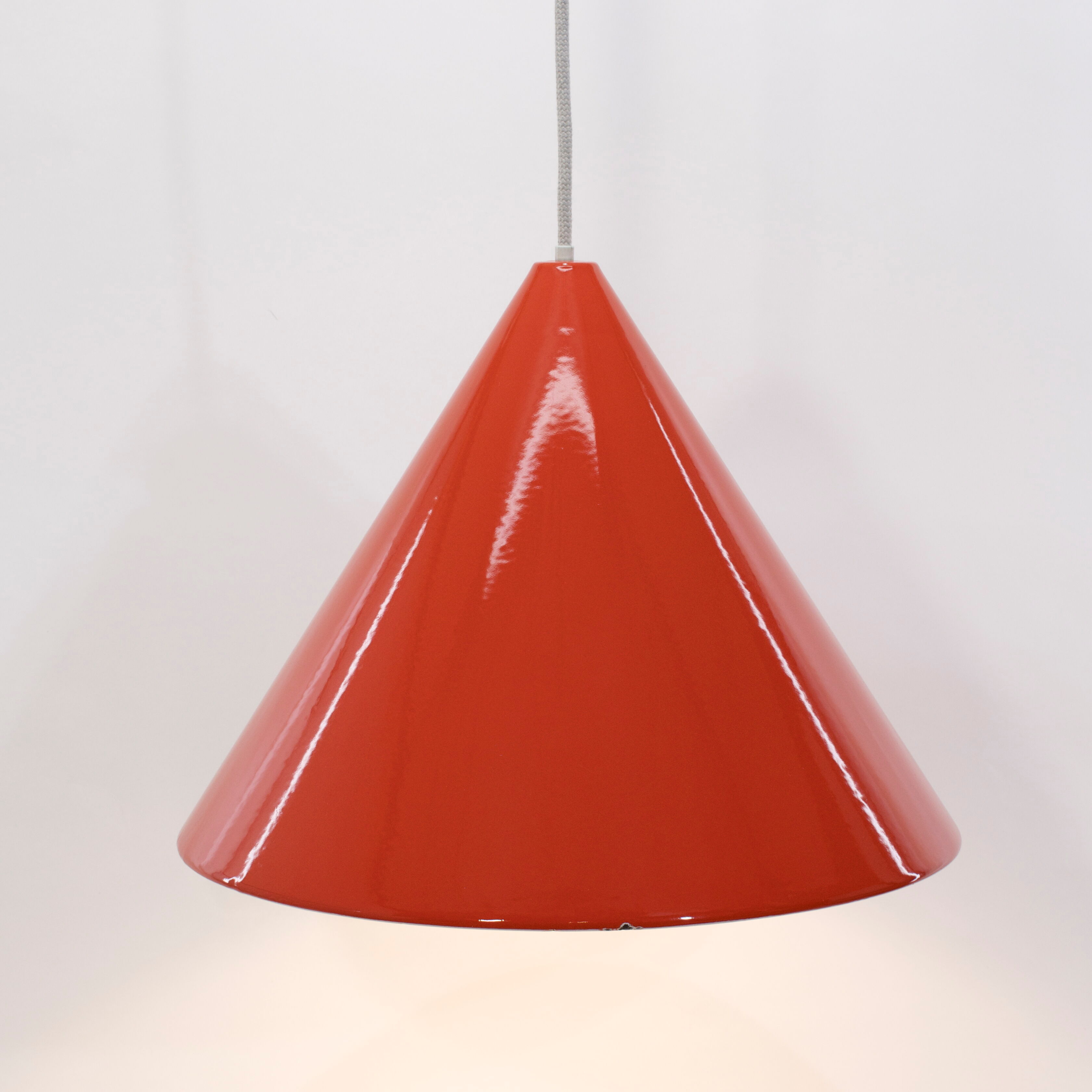 Arne Jacobsen's hanging lamp for Louis Poulsen