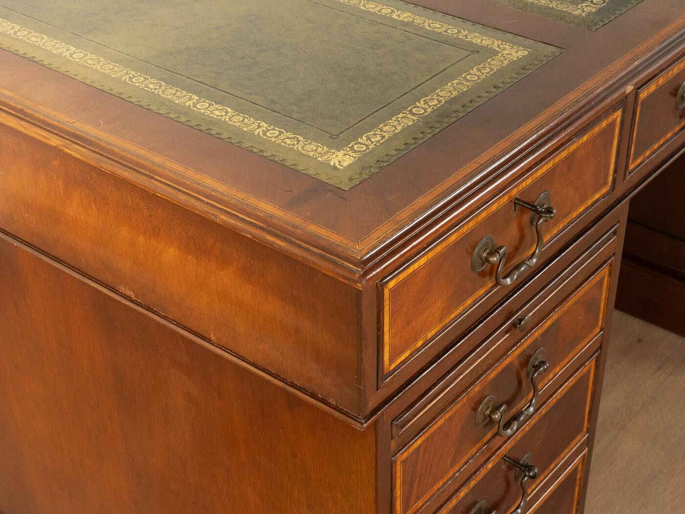 Bureau de style anglais ancien
