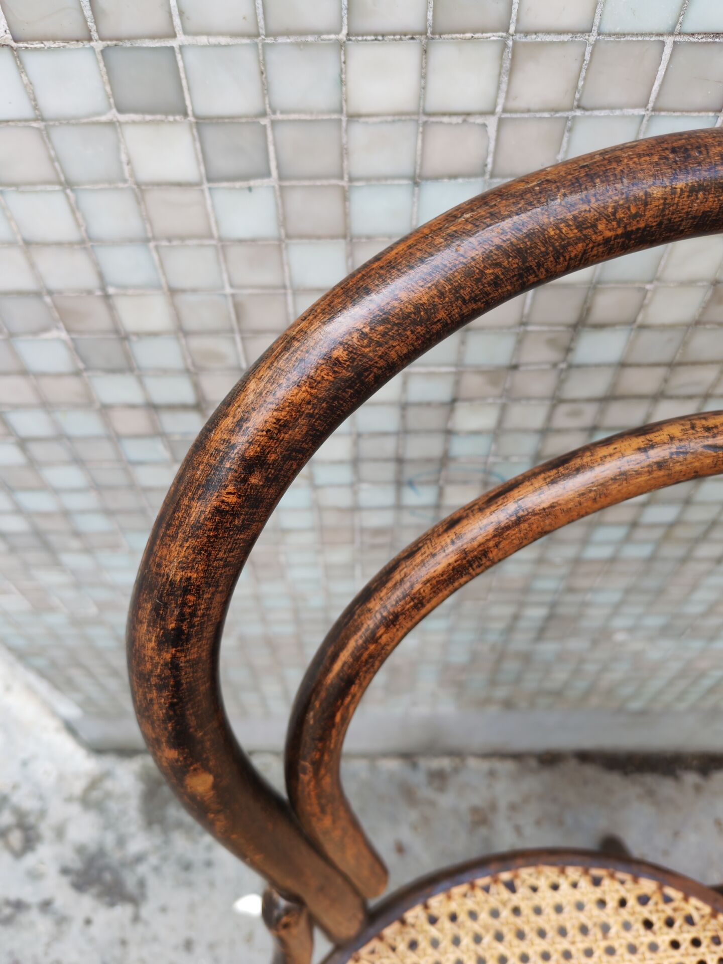 Chaise bistrot ancienne en bois courbé modèle18  Thonet