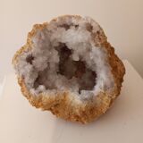 Quartz geode