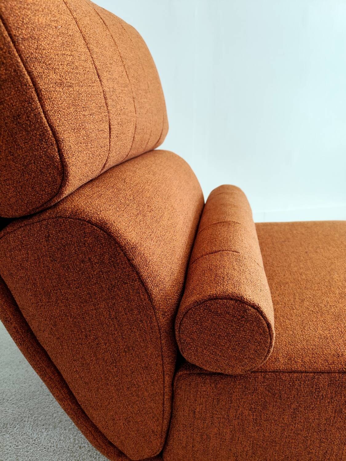 Fauteuil années 70 retapissé