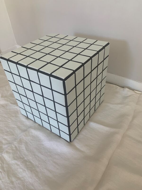 Cube Bout De Canapé Carrelage Mosaïque Blanc Brillant Et Joint Noir