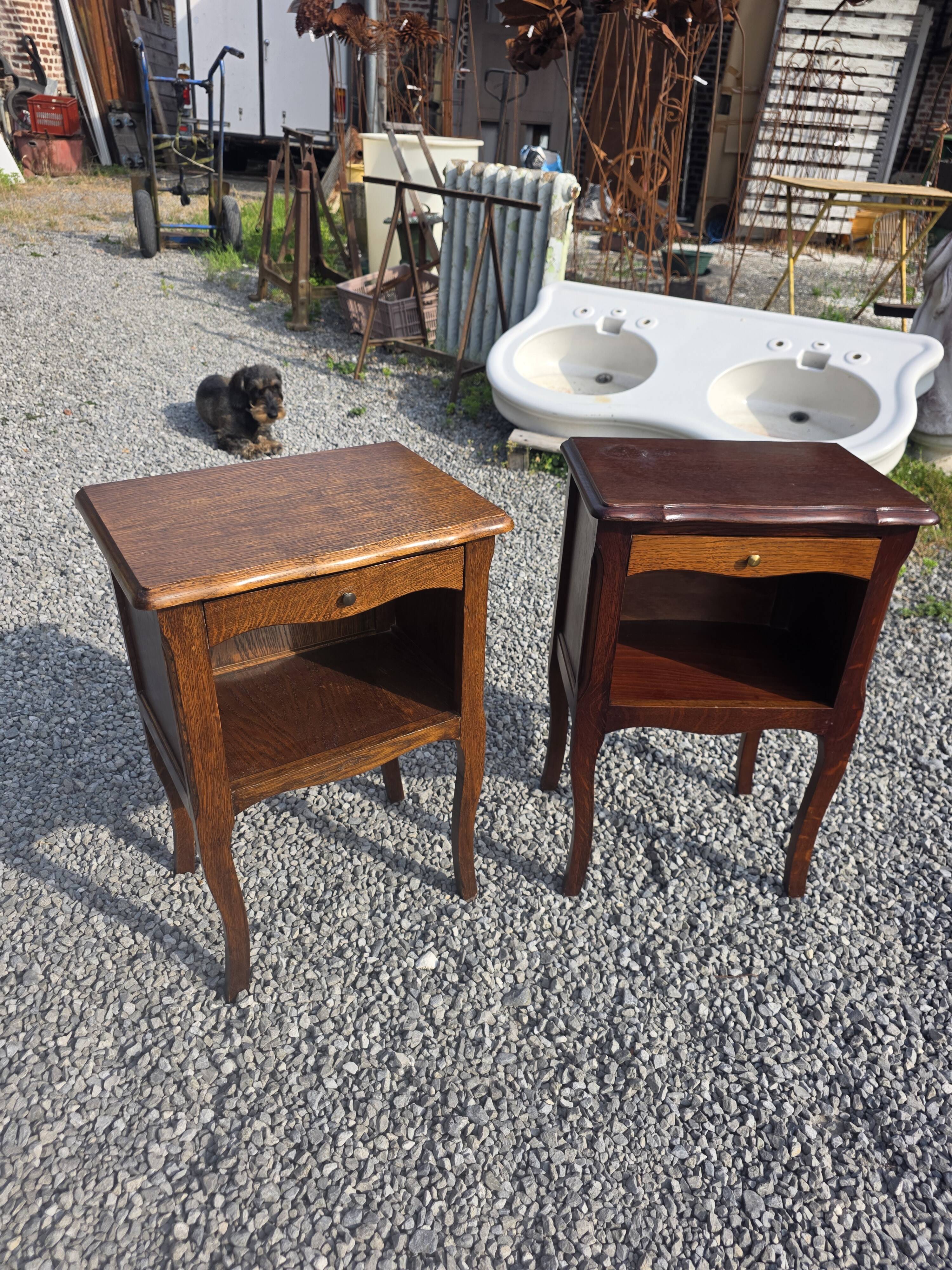 Paire de table de chevet style Louis XV en chêne