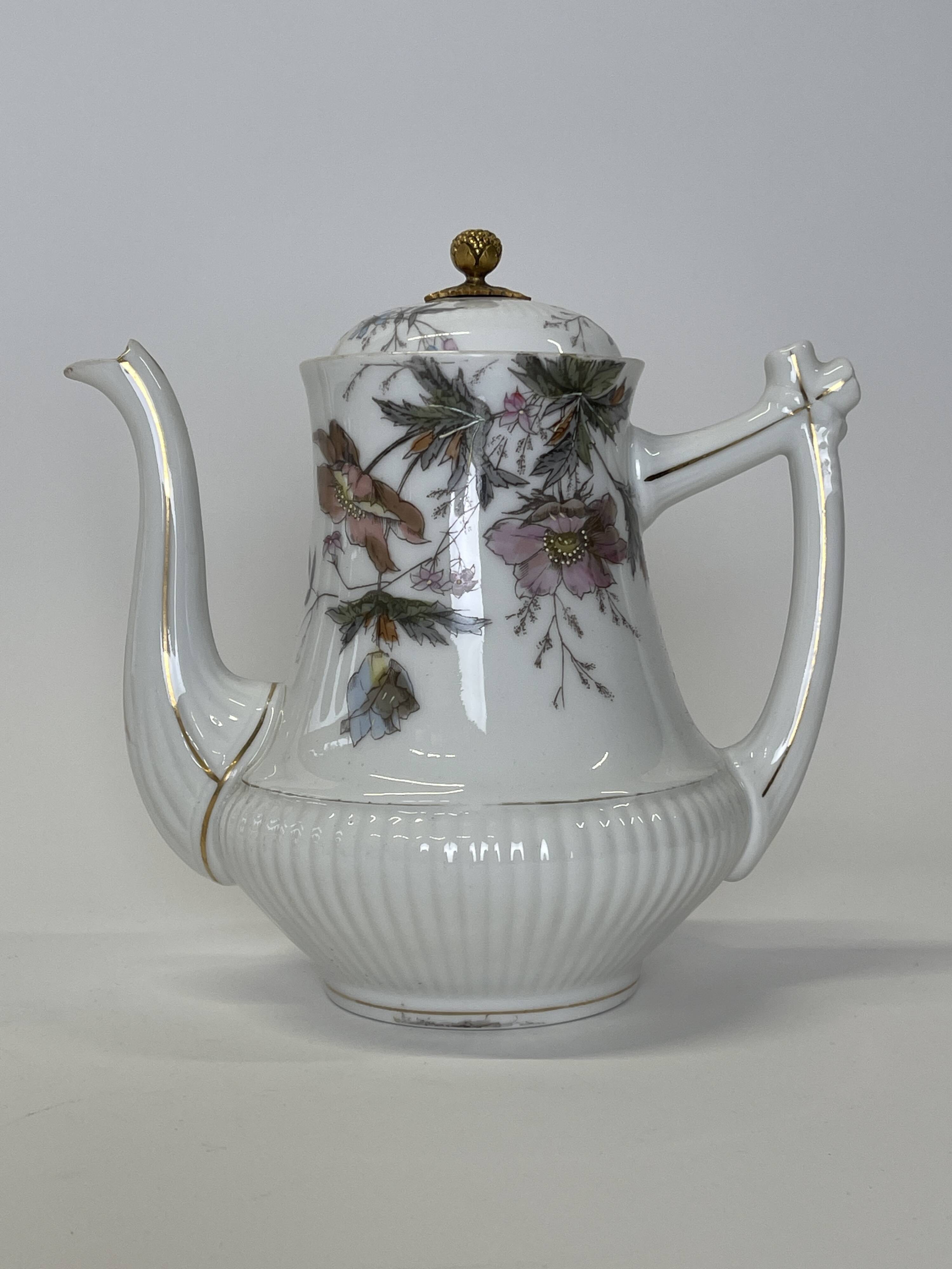 Porcelain coffee service decorated with flowers, The Great Stores of the Louvre