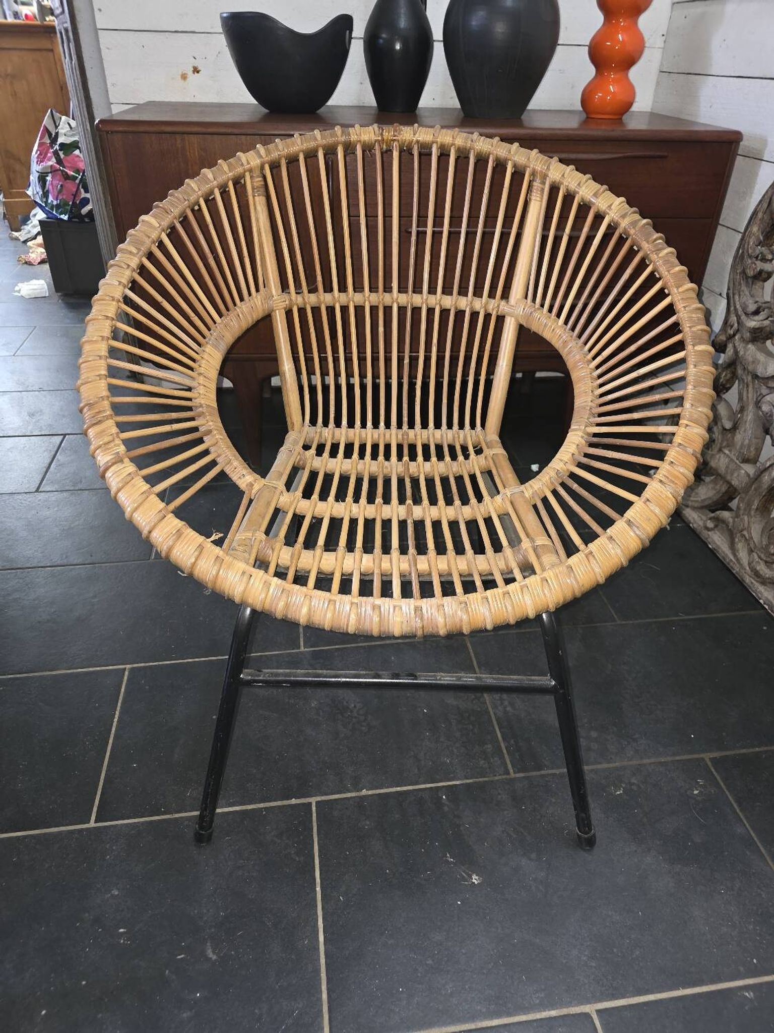 Vintage 70s rattan and metal sun lounger