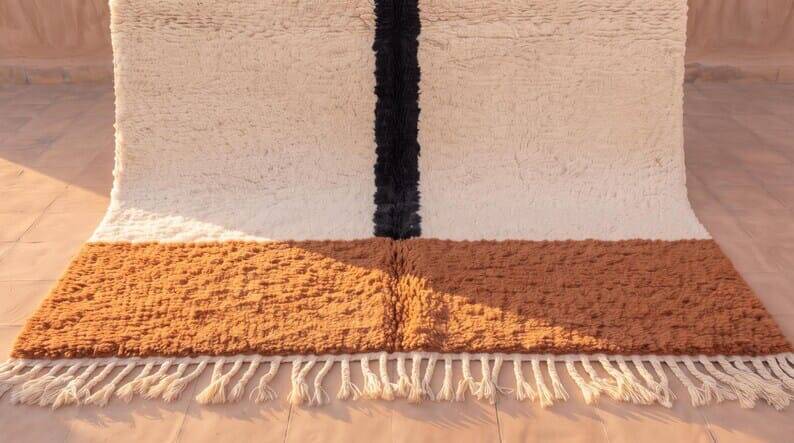 Large Berber rug made of natural wool, traditionally handwoven, 3/4 m.