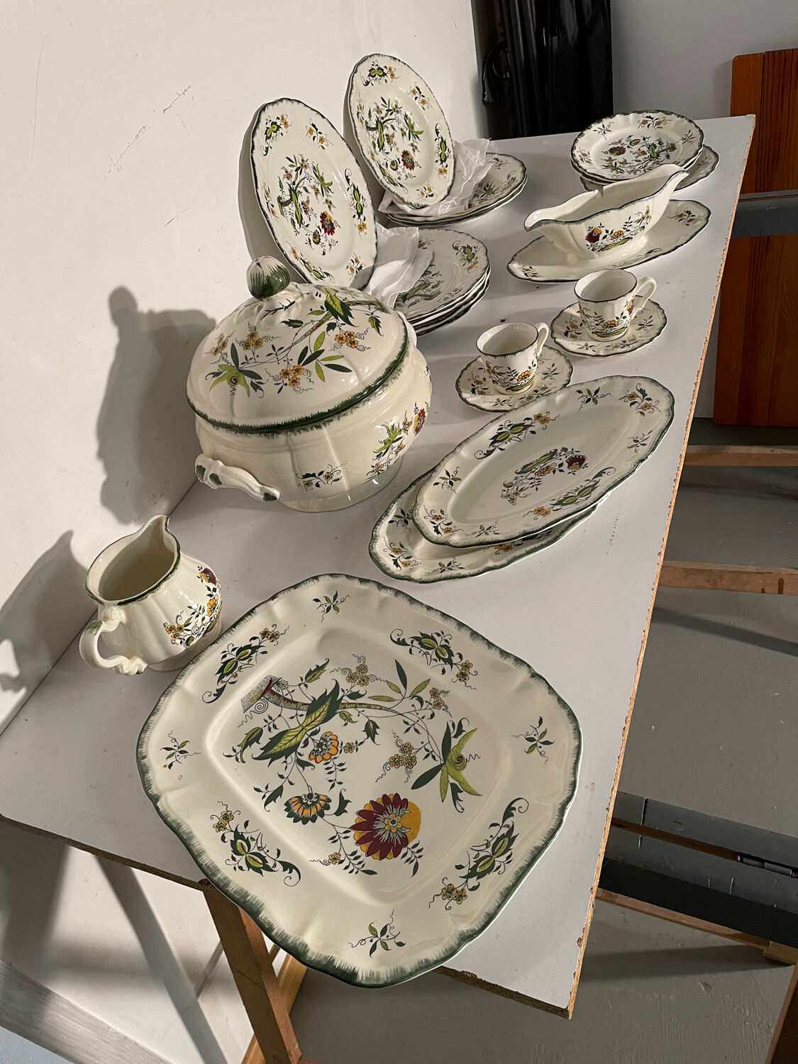 Sarreguemines earthenware table service