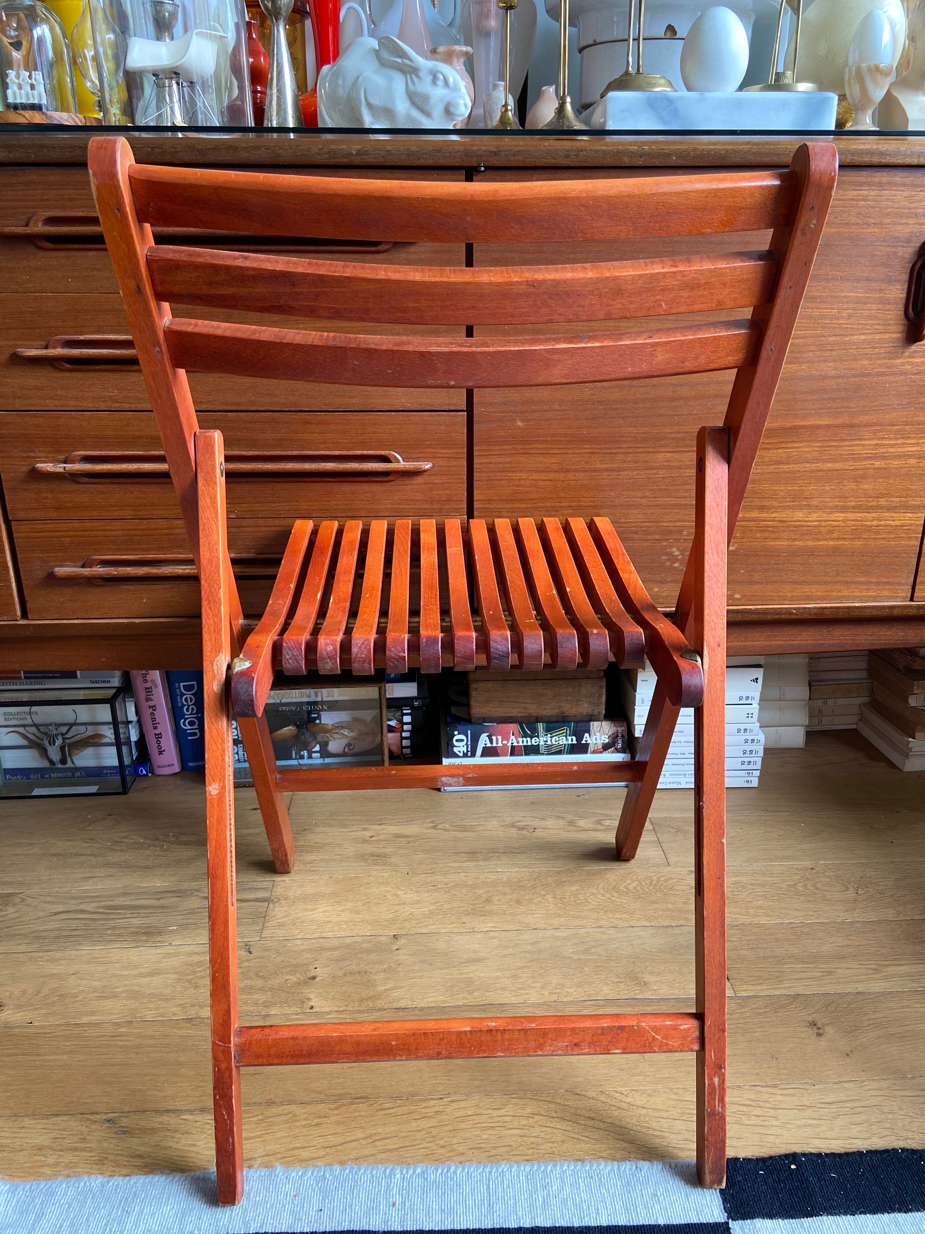 Paire de chaises pliantes en bois
