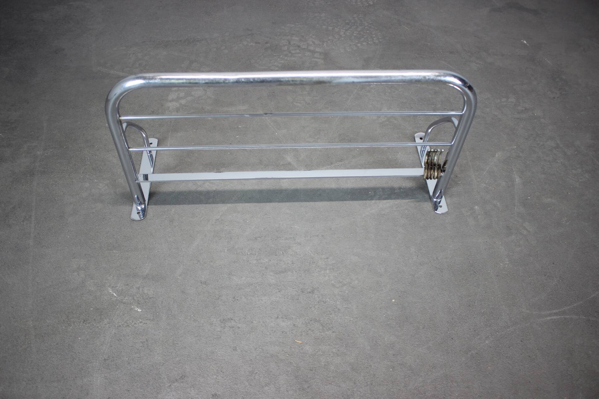 Porte-manteau mural chromé Bauhaus des années 1930