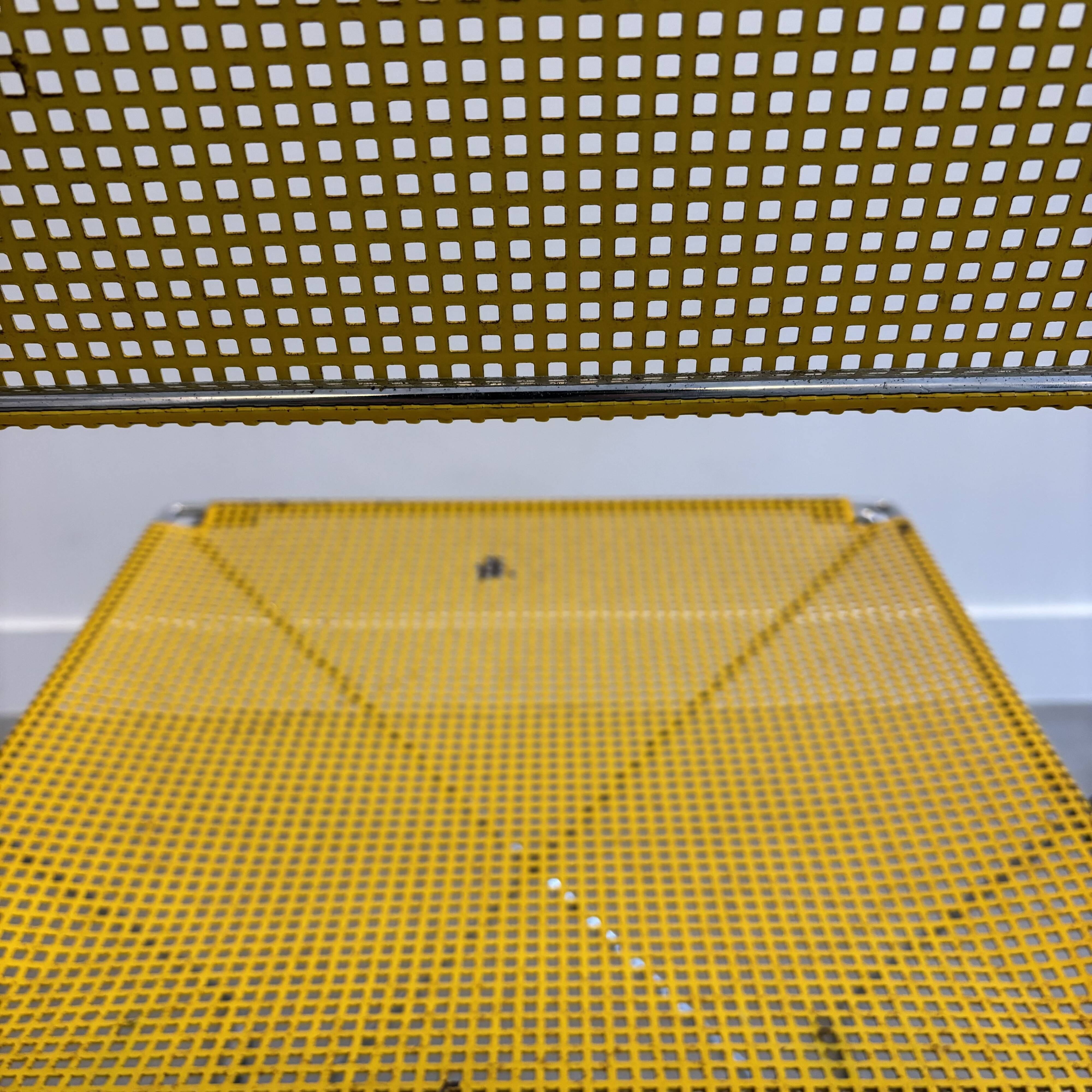 Nuova X-Line chair by Niels Jørgen Haugesen