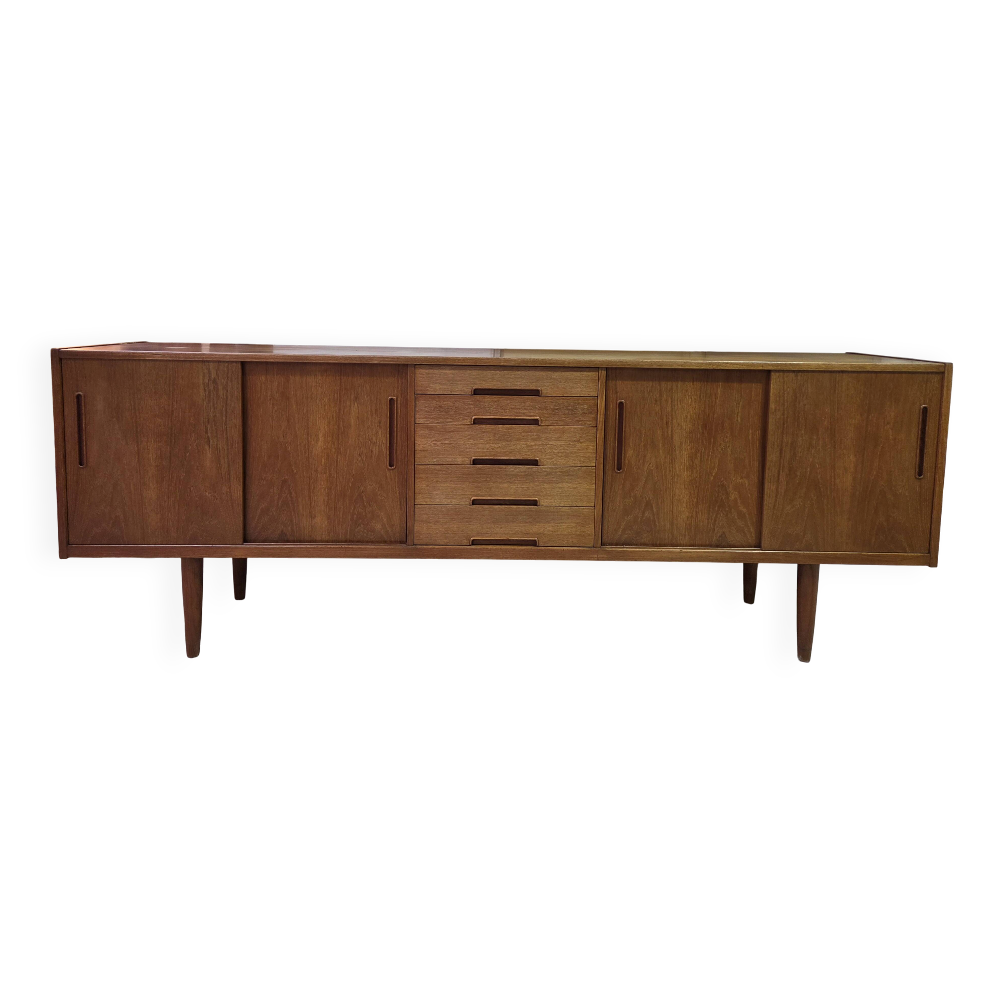 Scandinavian enfilade in teak by Nils Jonsson for Troeds, circa 1960.