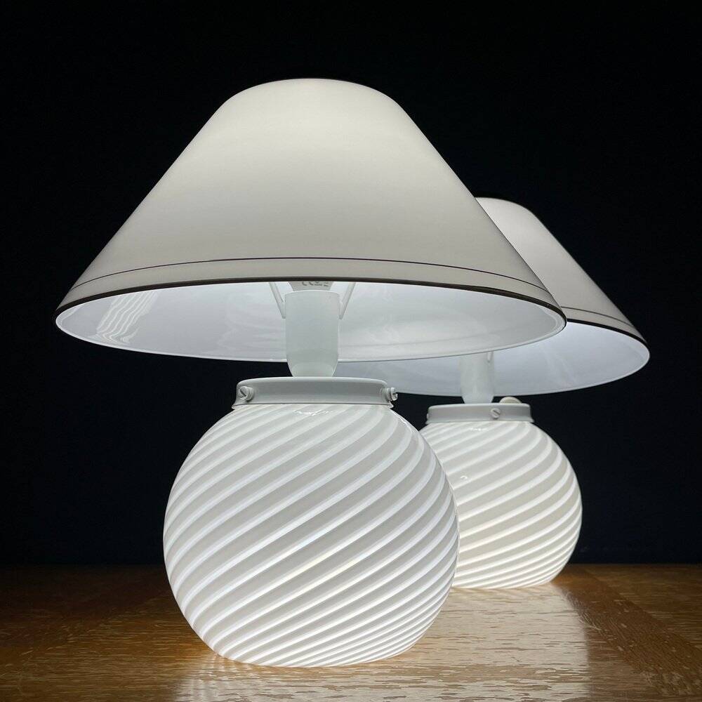 White Murano table lamps, 1970s, set of 2