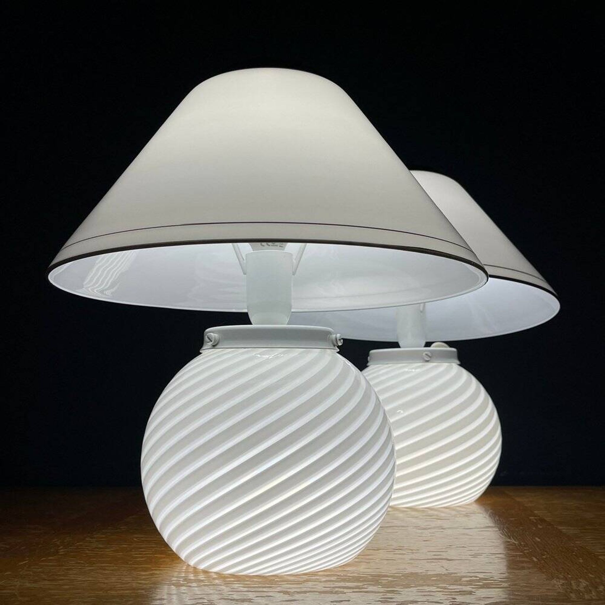Lampes de table Murano blanches, années 1970, lot de 2