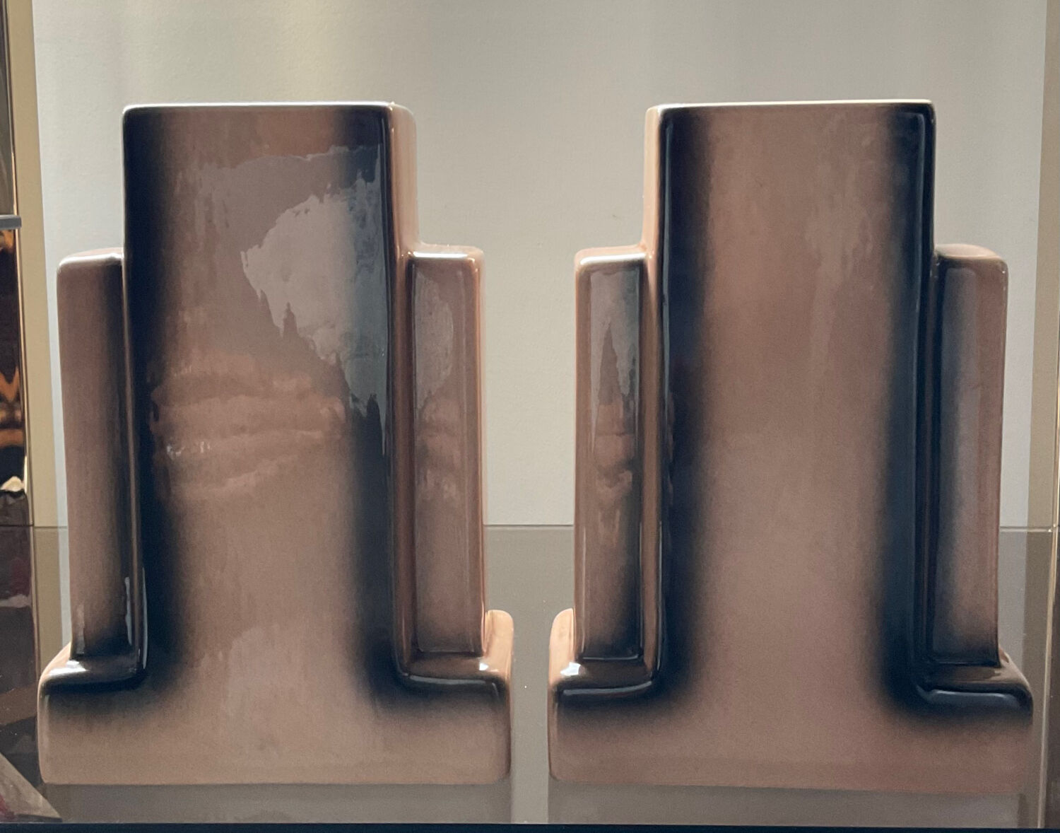 Pair of Skycraper Art Deco vases in glazed ceramic