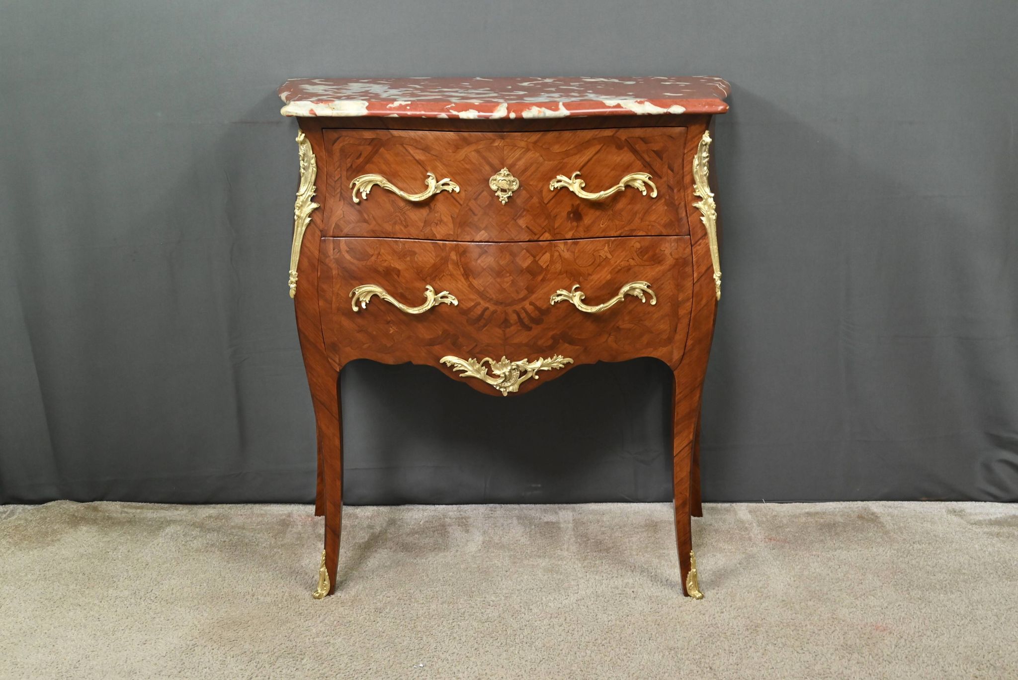 Commode en Acajou, style Louis XV – 1ère Partie XXe
