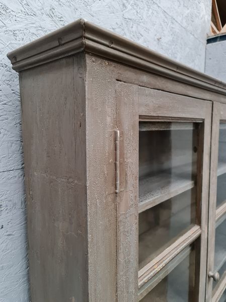 Ancien arrière de comptoir patine grise