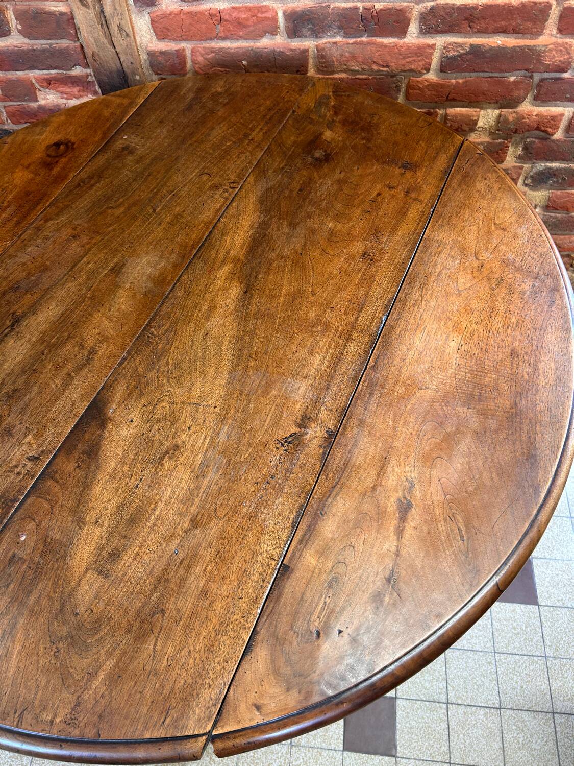 Jolie table ronde vintage