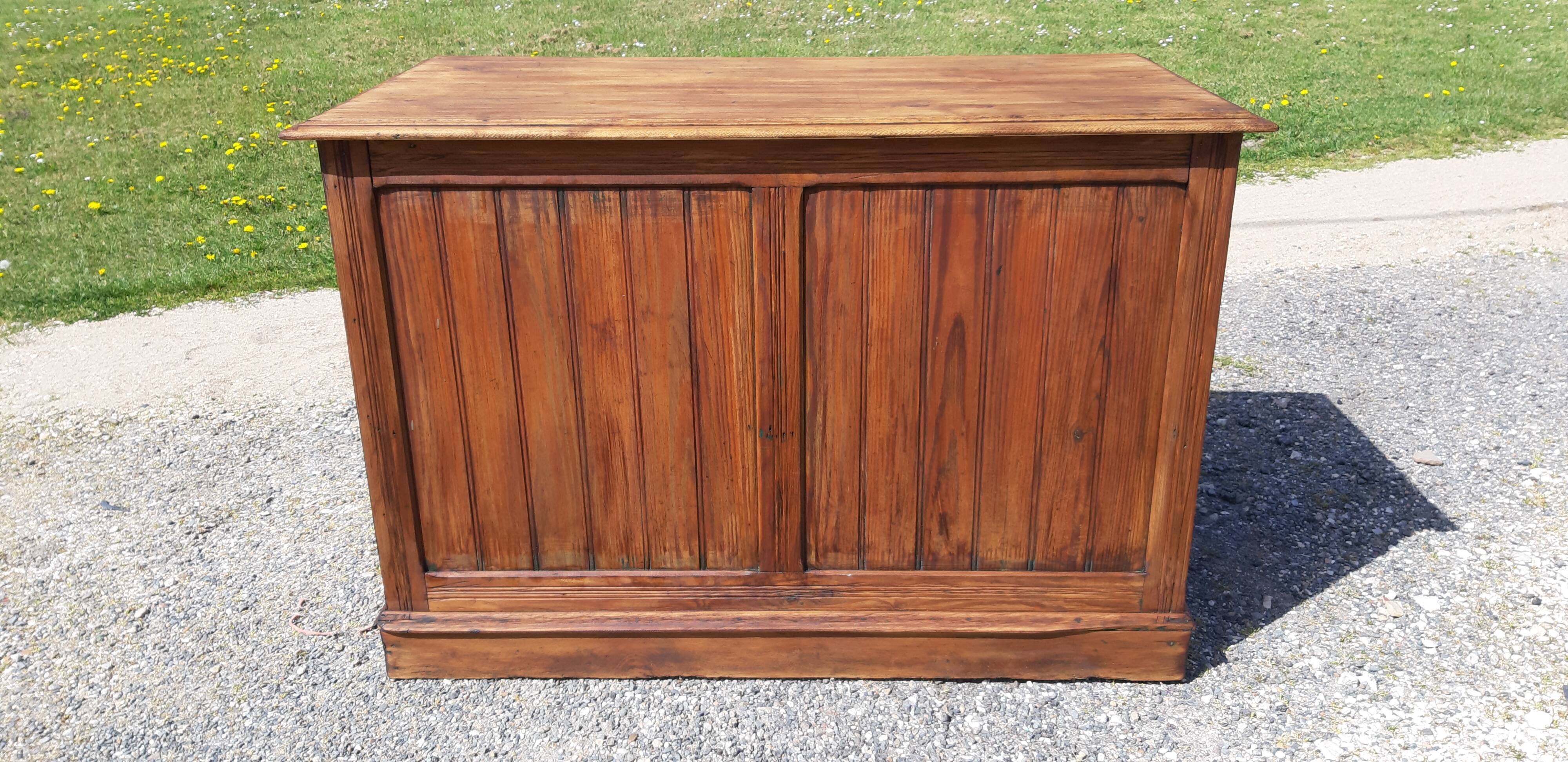 Pine store box counter