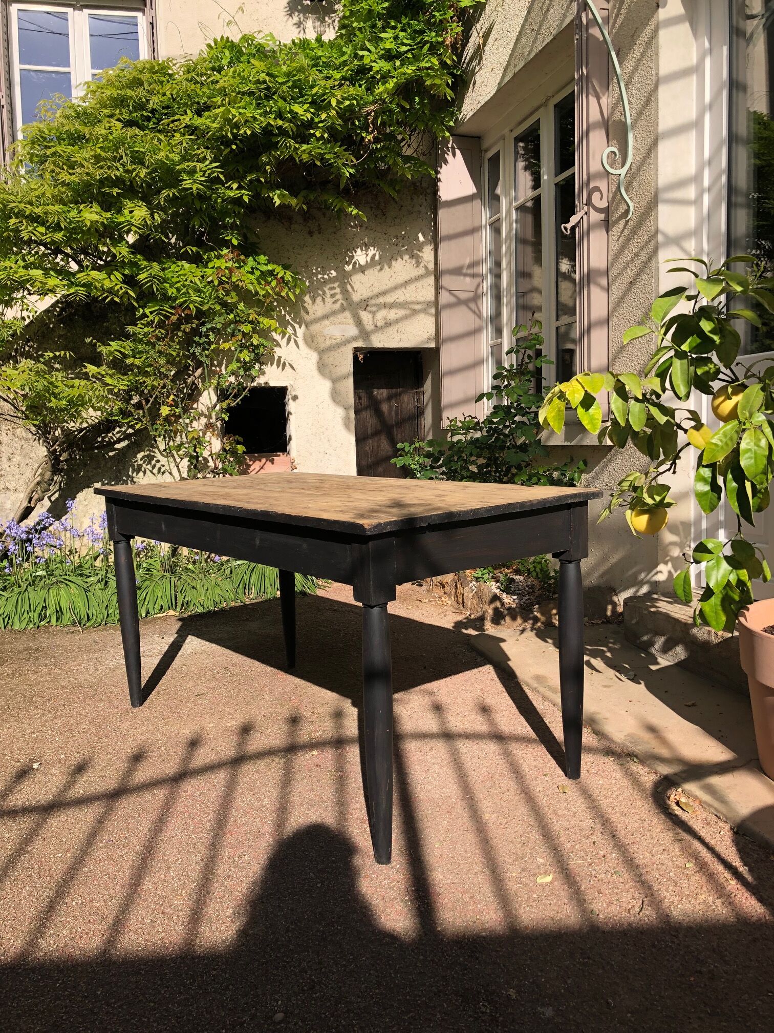 Farm table