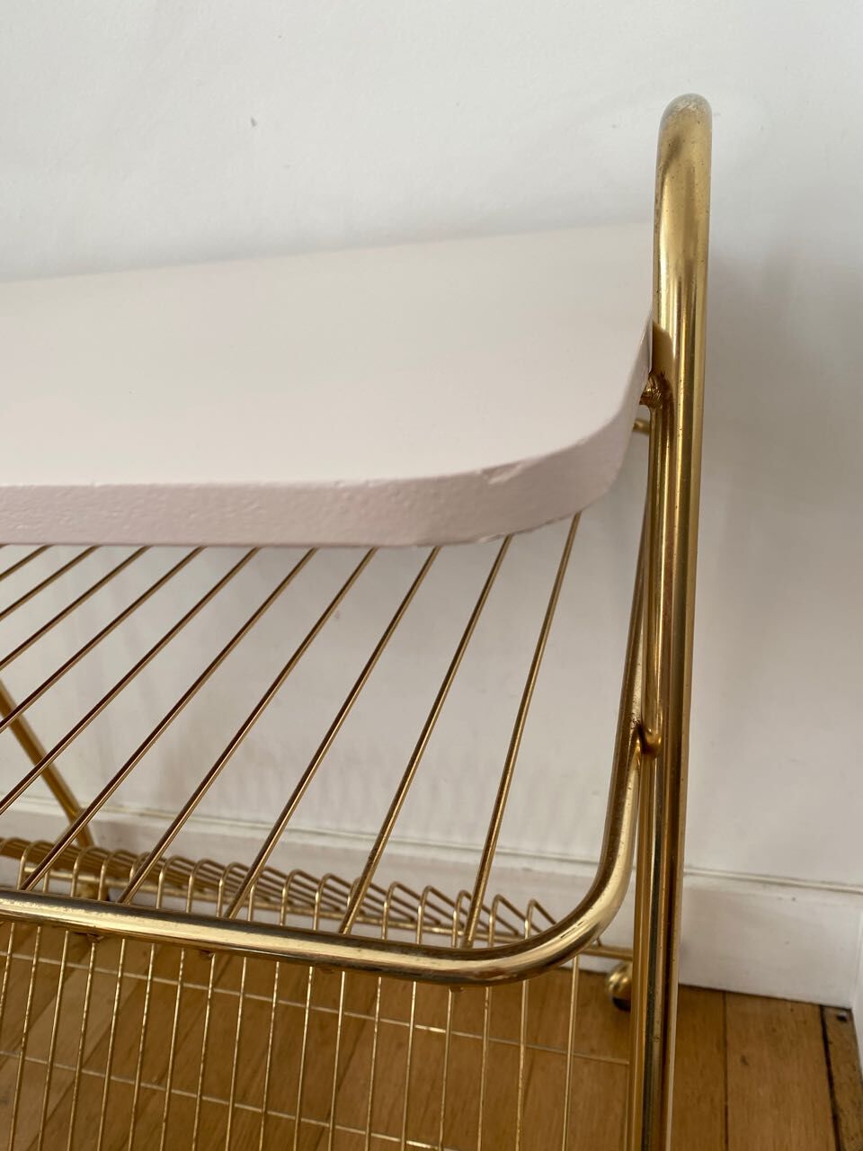 Storage-vinyl extra table