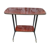 Serving table in formica