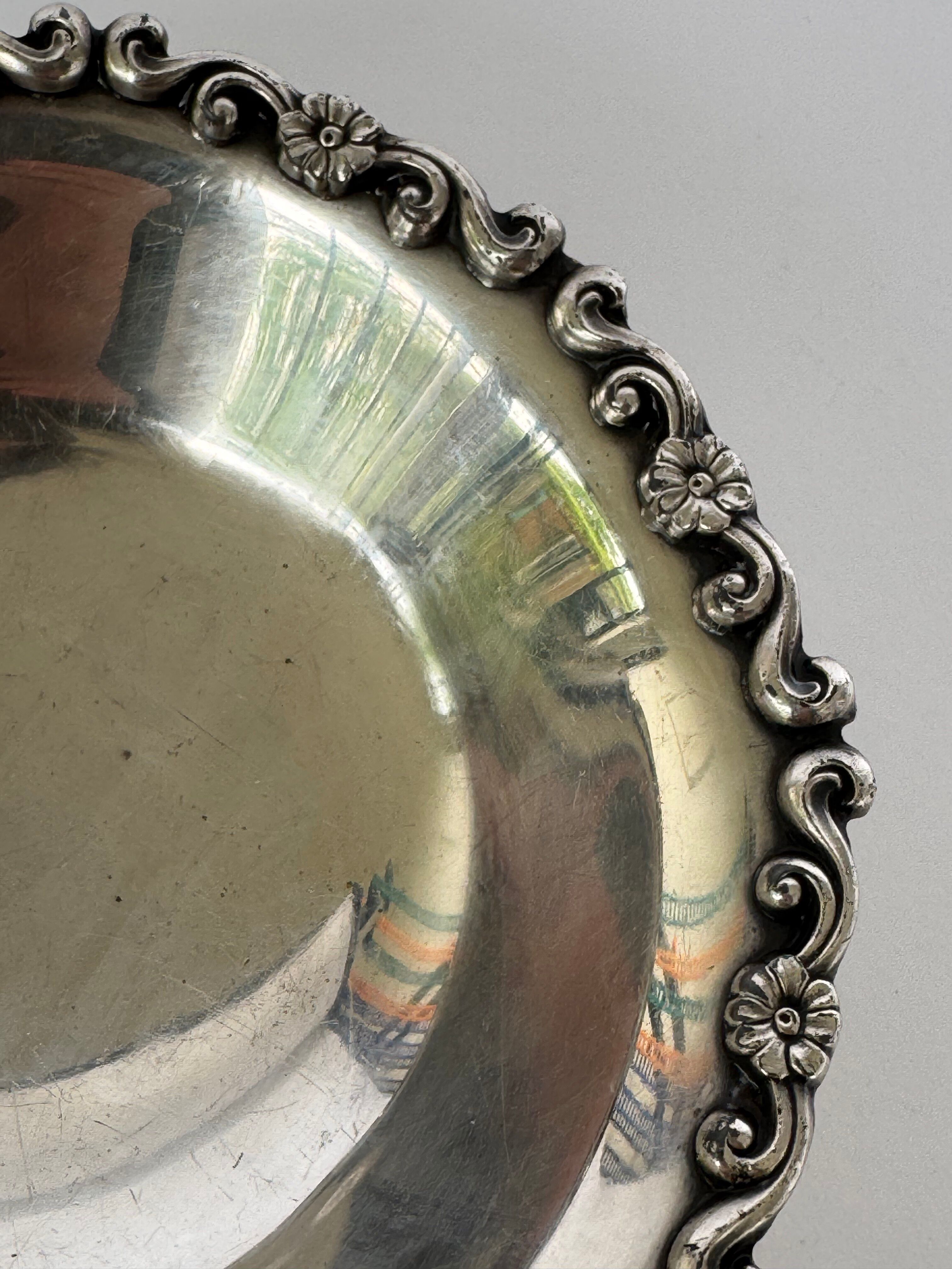 Bol de service en argent massif orné antique italien