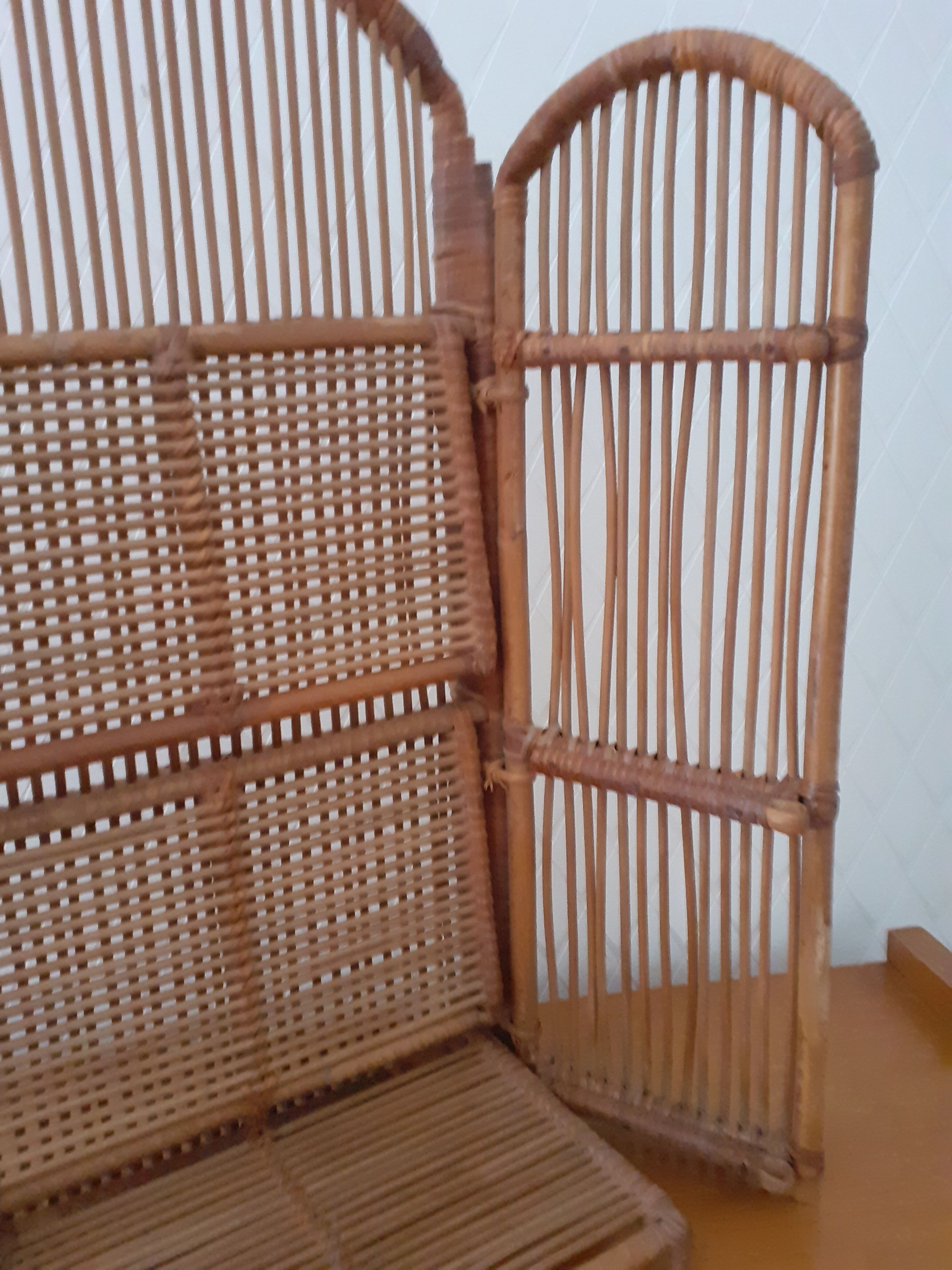 Rattan shelf to hang or lay