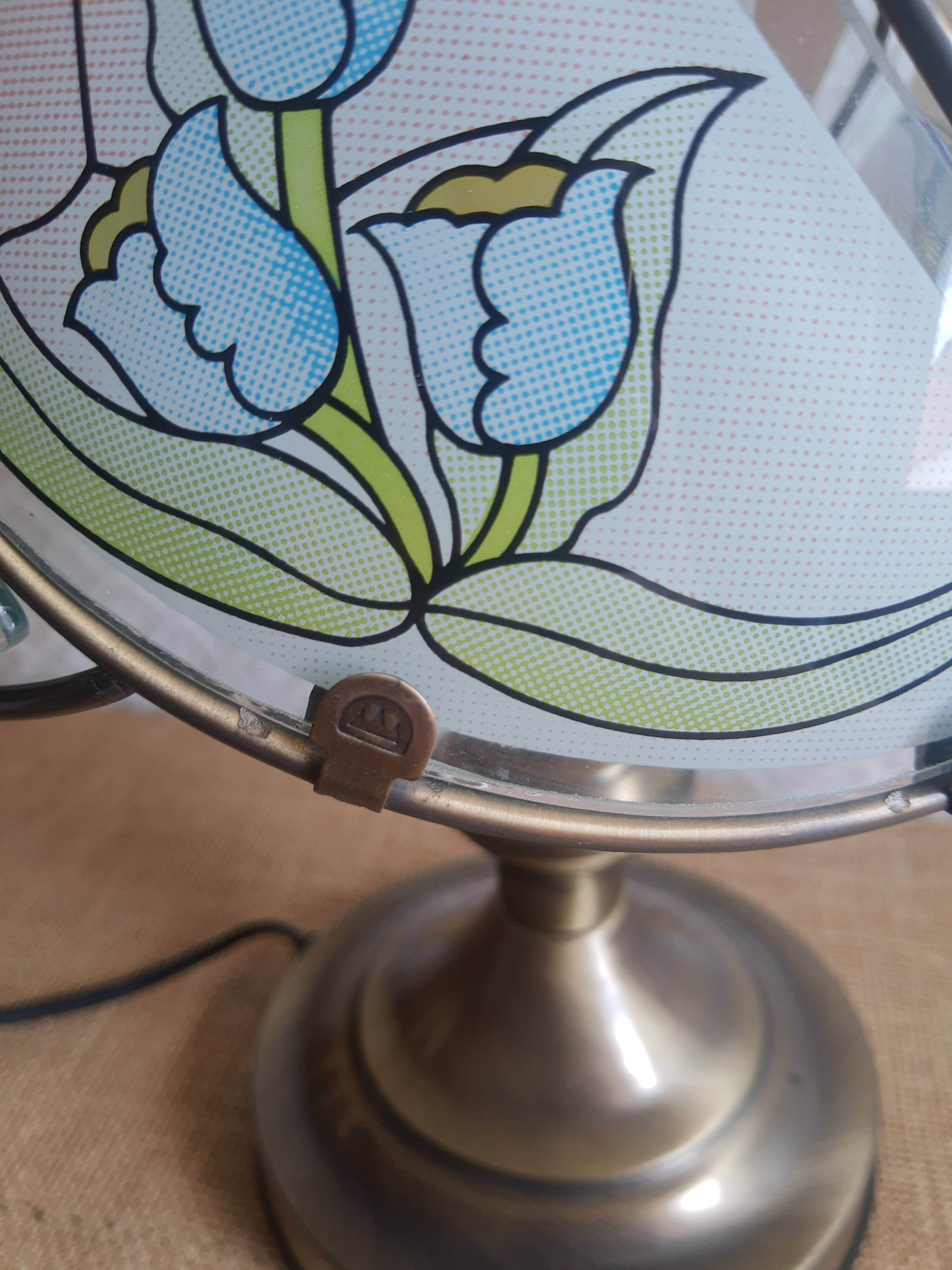 Lamp style tiffany vintage floral pattern