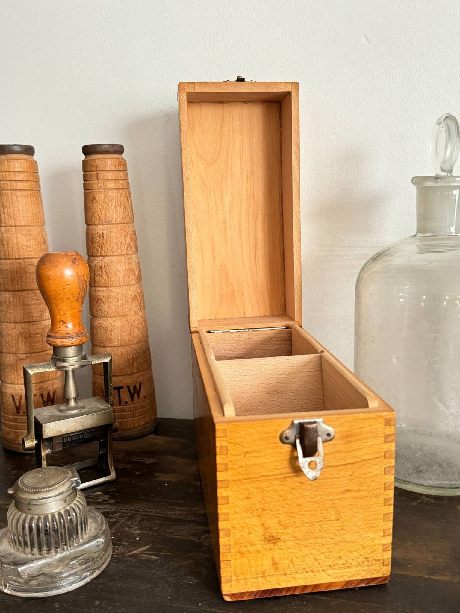 Ancienne boîte à fiches en bois