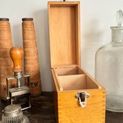 Ancienne boîte à fiches en bois