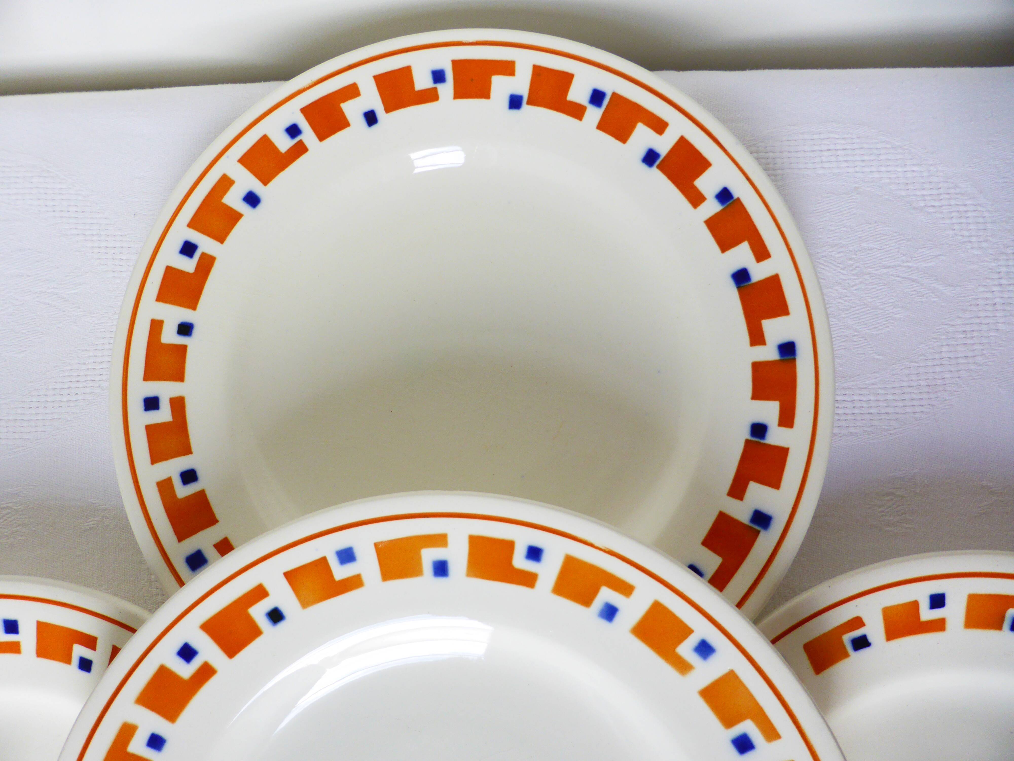 4 assiettes plates en terre de fer des Salins modèle Lucette 210802