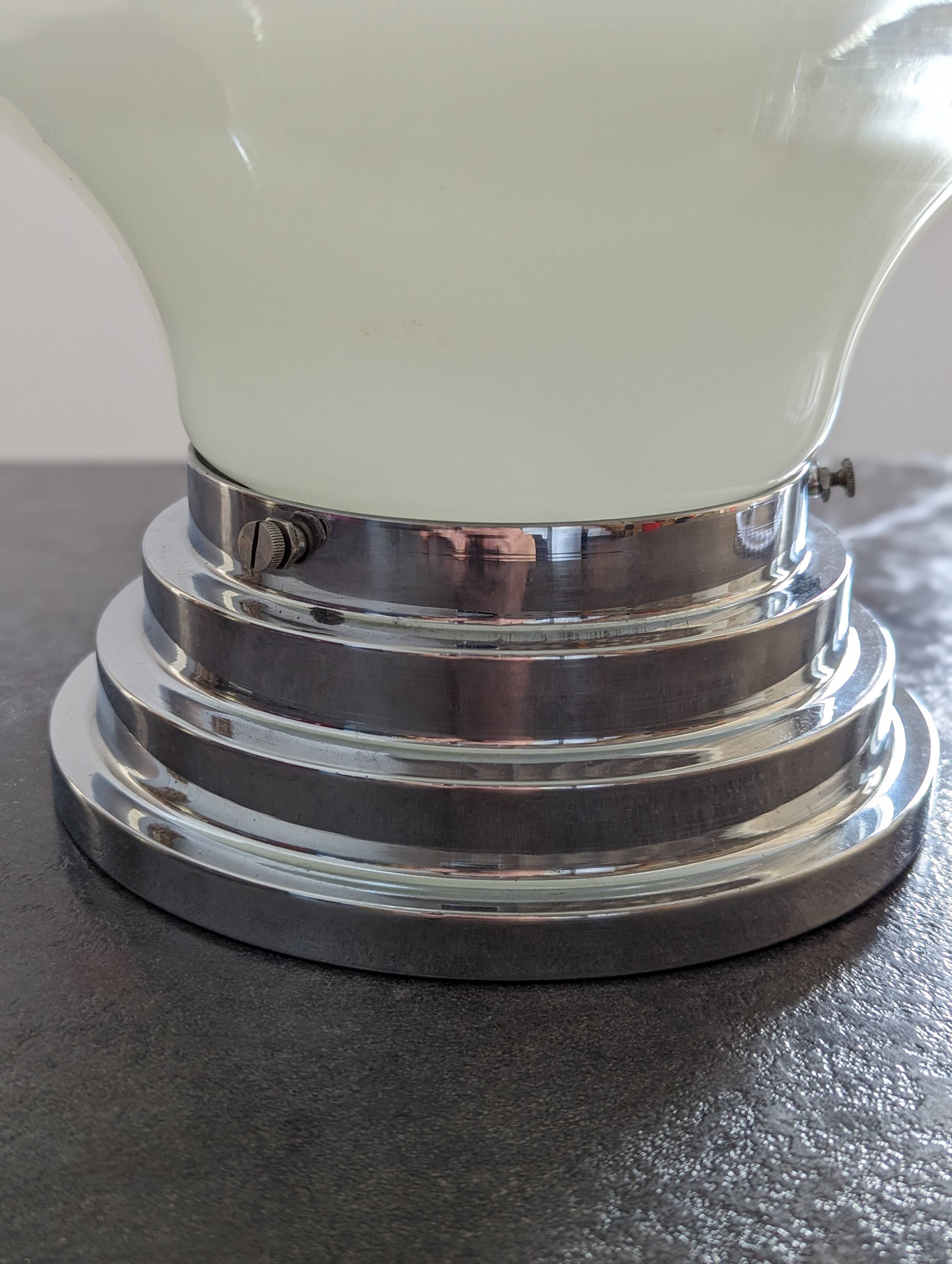 Ancien grand plafonnier skyscraper lampe à poser opaline Bahaus Art déco 1930 Ø 31 cm