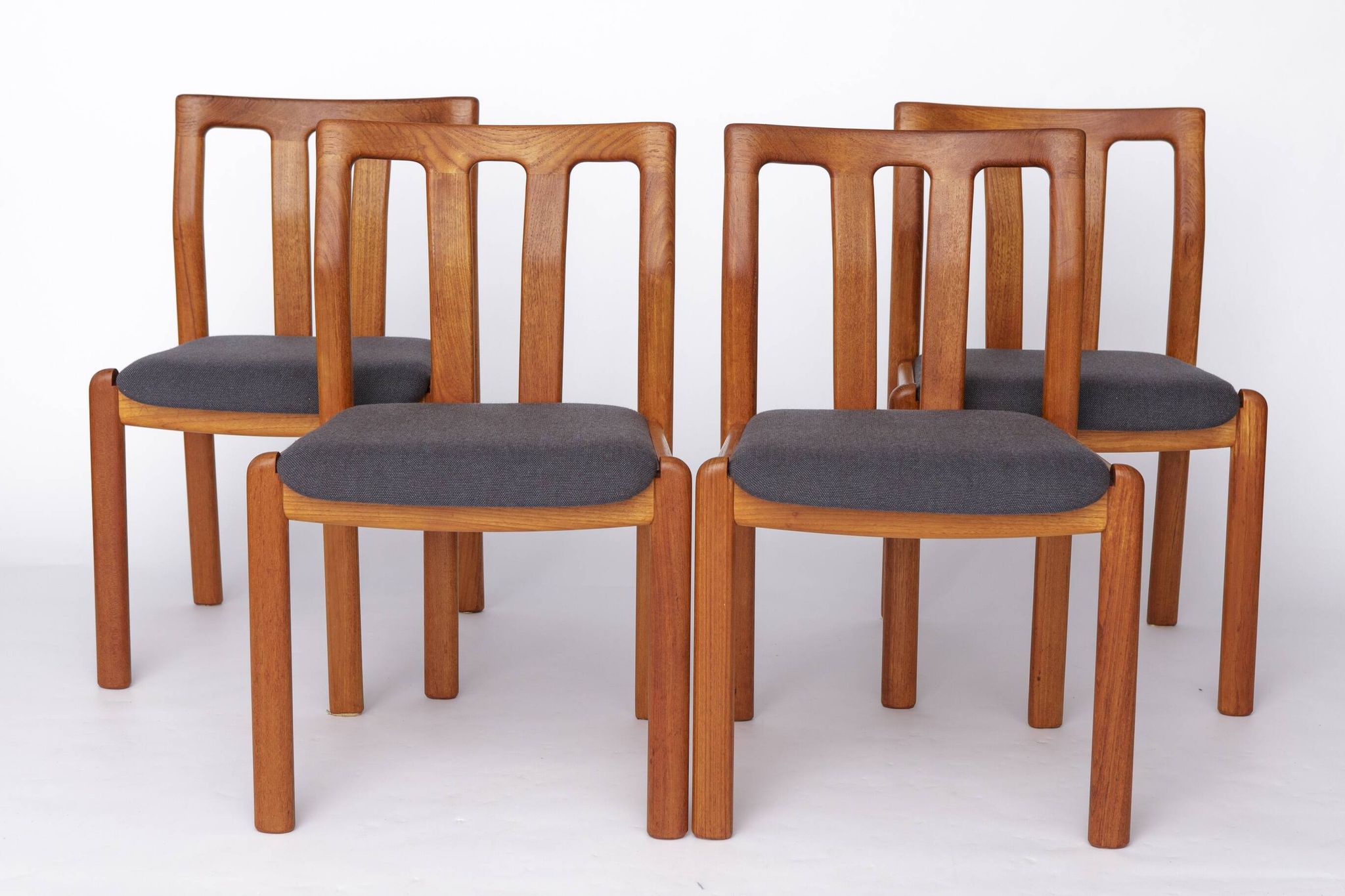 Set of 4 Teak Dining Chairs by Dyrlund, 1960s Danish Mid-Century Modern