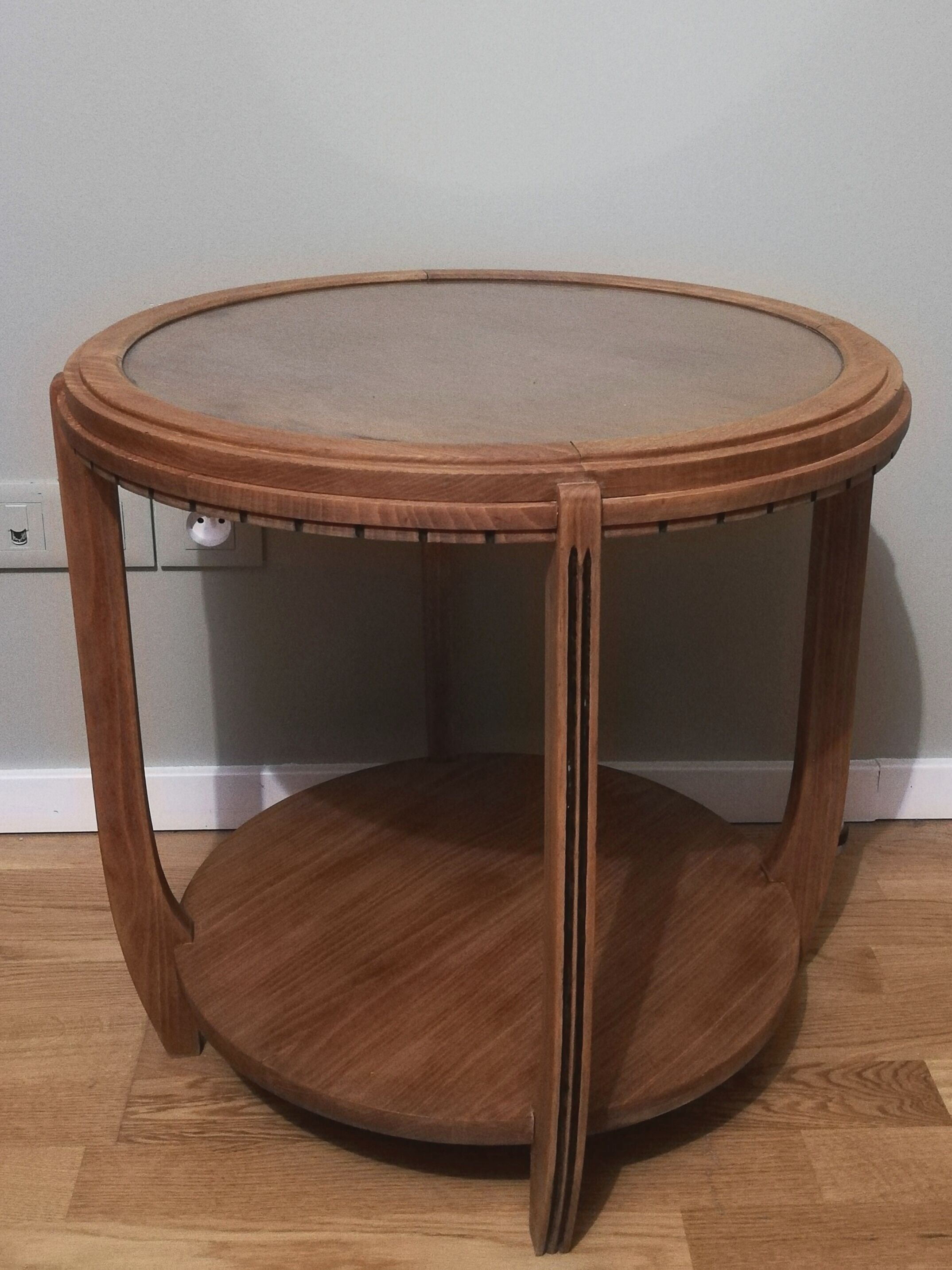 Pedestal table or art deco coffee table in walnut and glass top