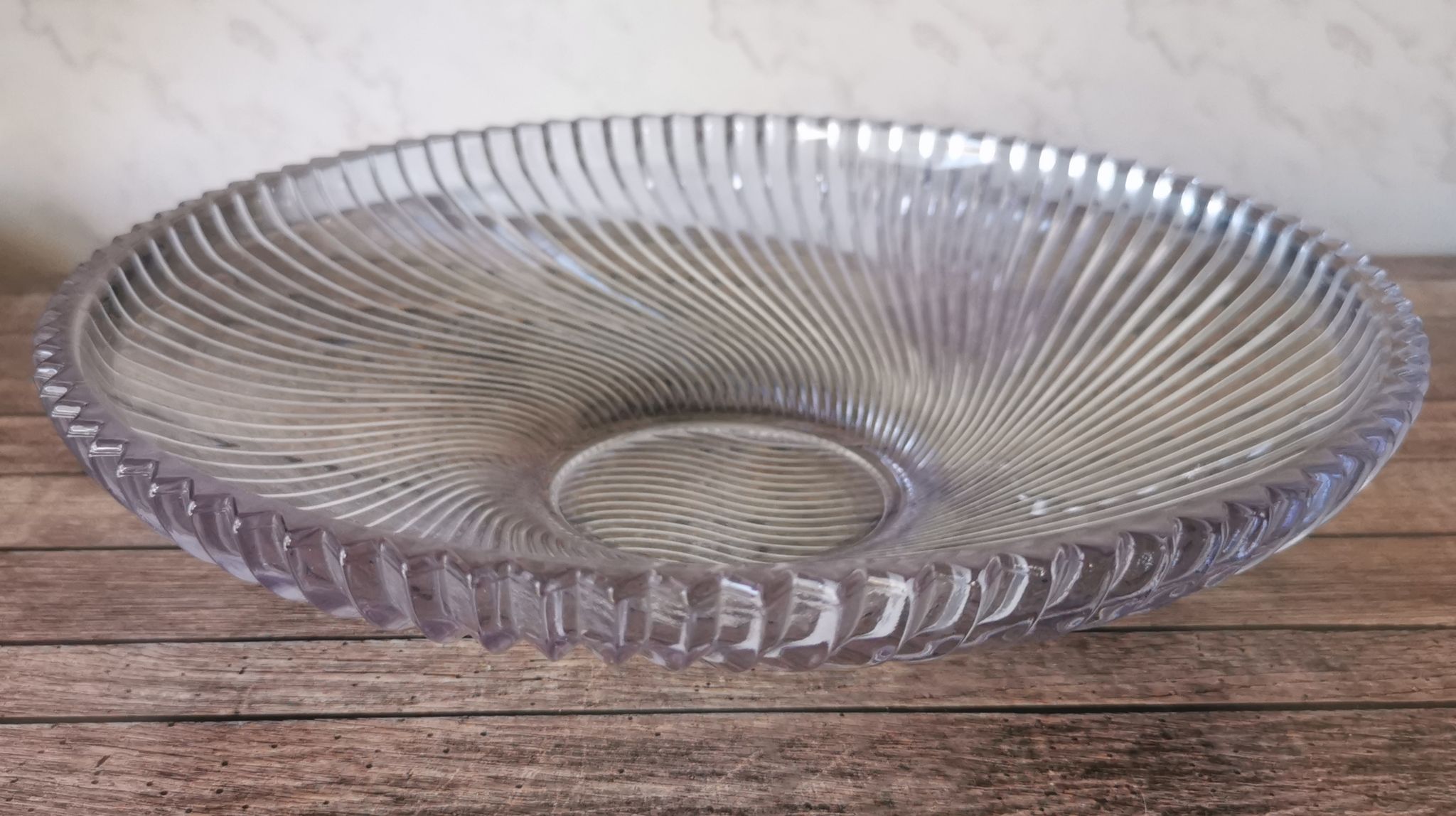 Striated glass cut