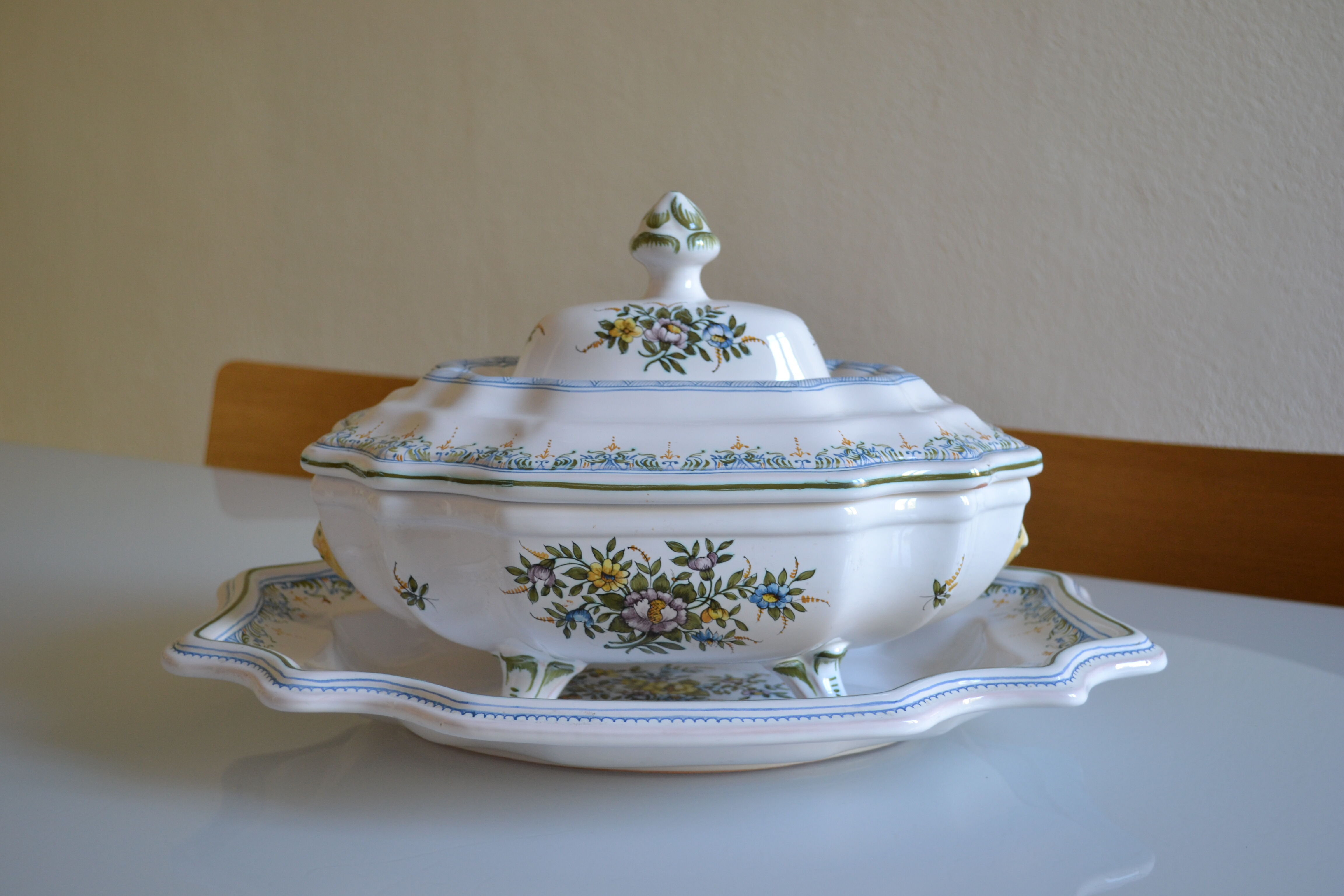 Tureen or vegetable dish in earthenware by Lallier in Moustiers