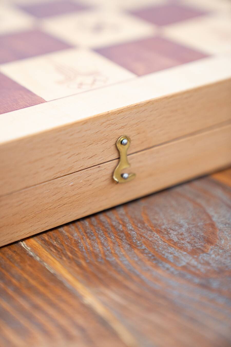 Beech wood chess board, new, with pieces in original box