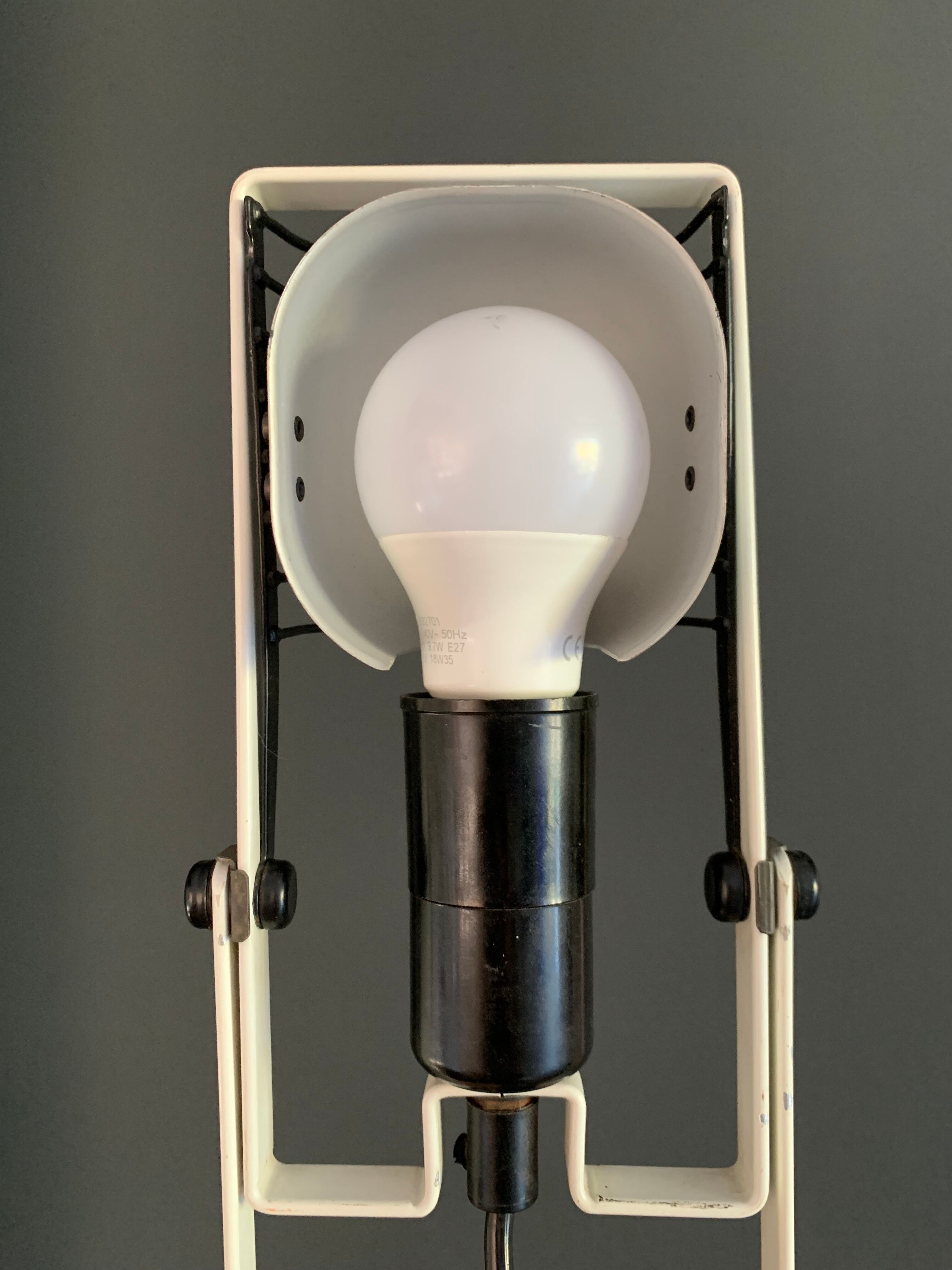 Lamp model "Sintesi" of tavolo by Ernesto Gismondi for Artemide / Italy 70s / white model